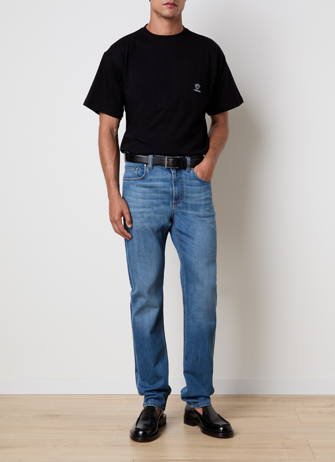 Versace T-shirt met logoborduring - voorkant 4 zwart
