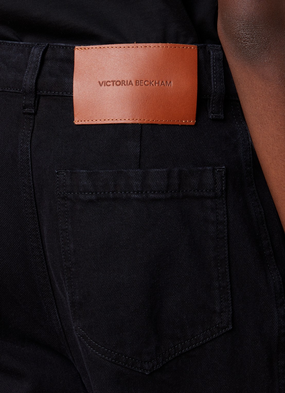 Victoria Beckham Alina high waist wide leg jeans met gekleurde wassing - detail 5 zwart
