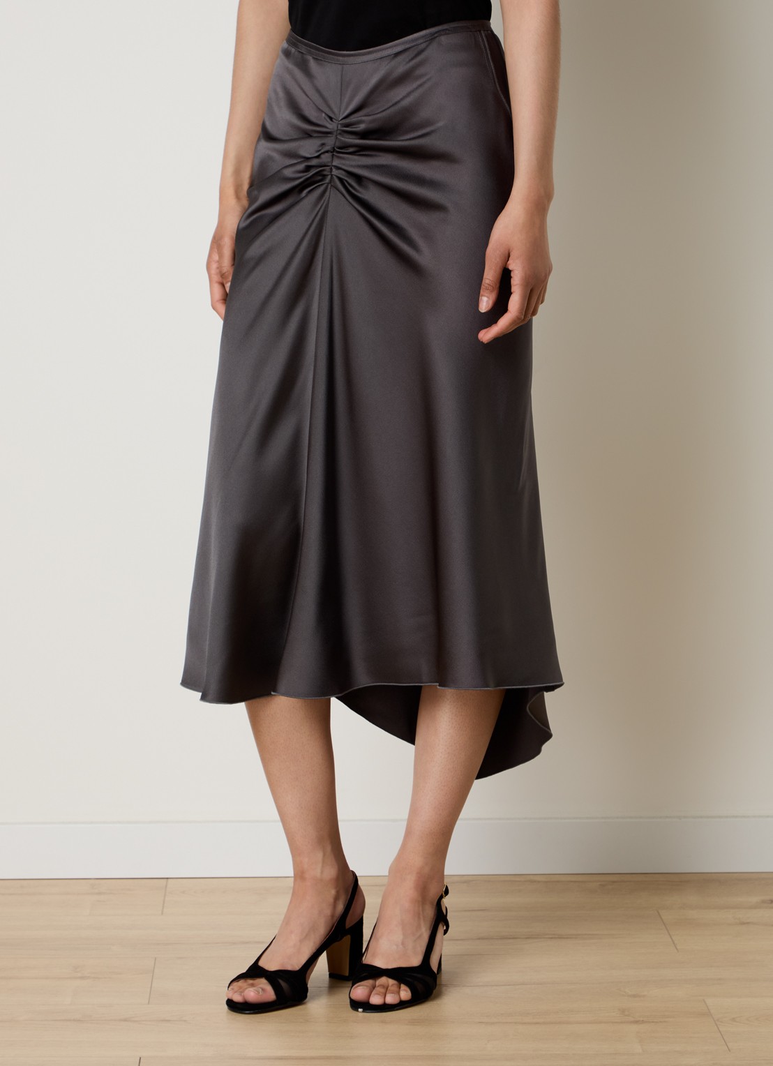 Victoria Beckham Bela midi rok van satijn met ruches - detail 2 antraciet