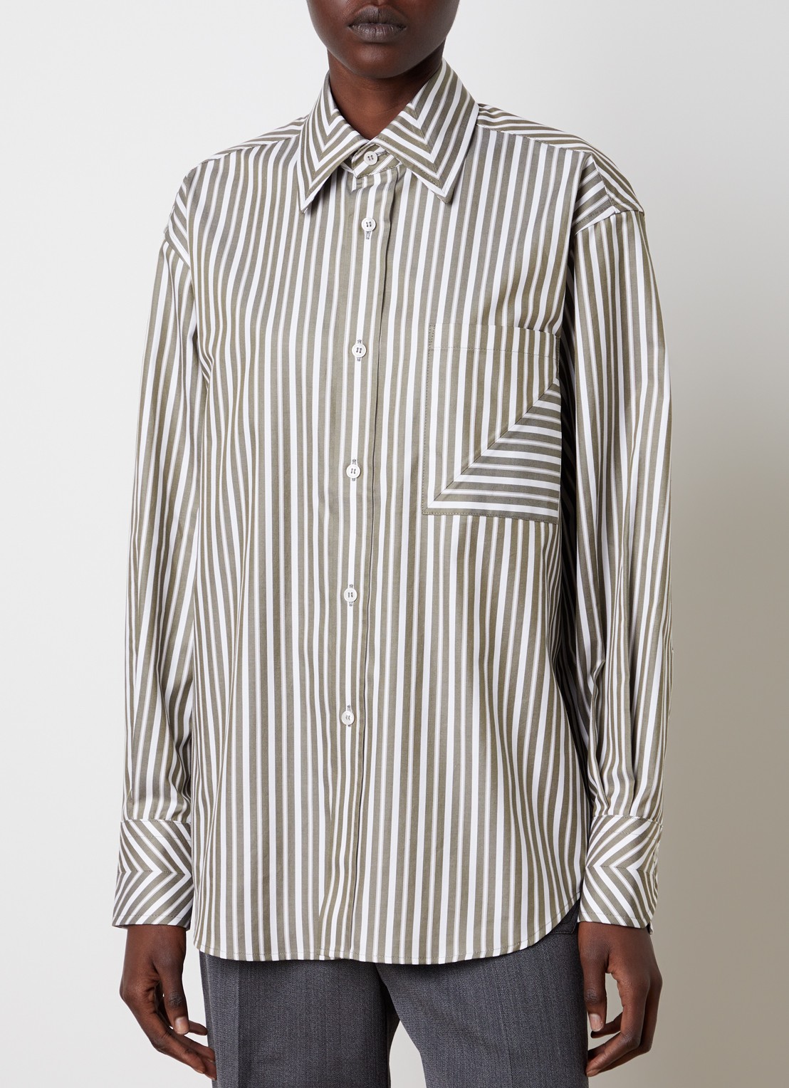 Victoria Beckham Blouse met streepprint en borstzak - detail 4 mosgroen