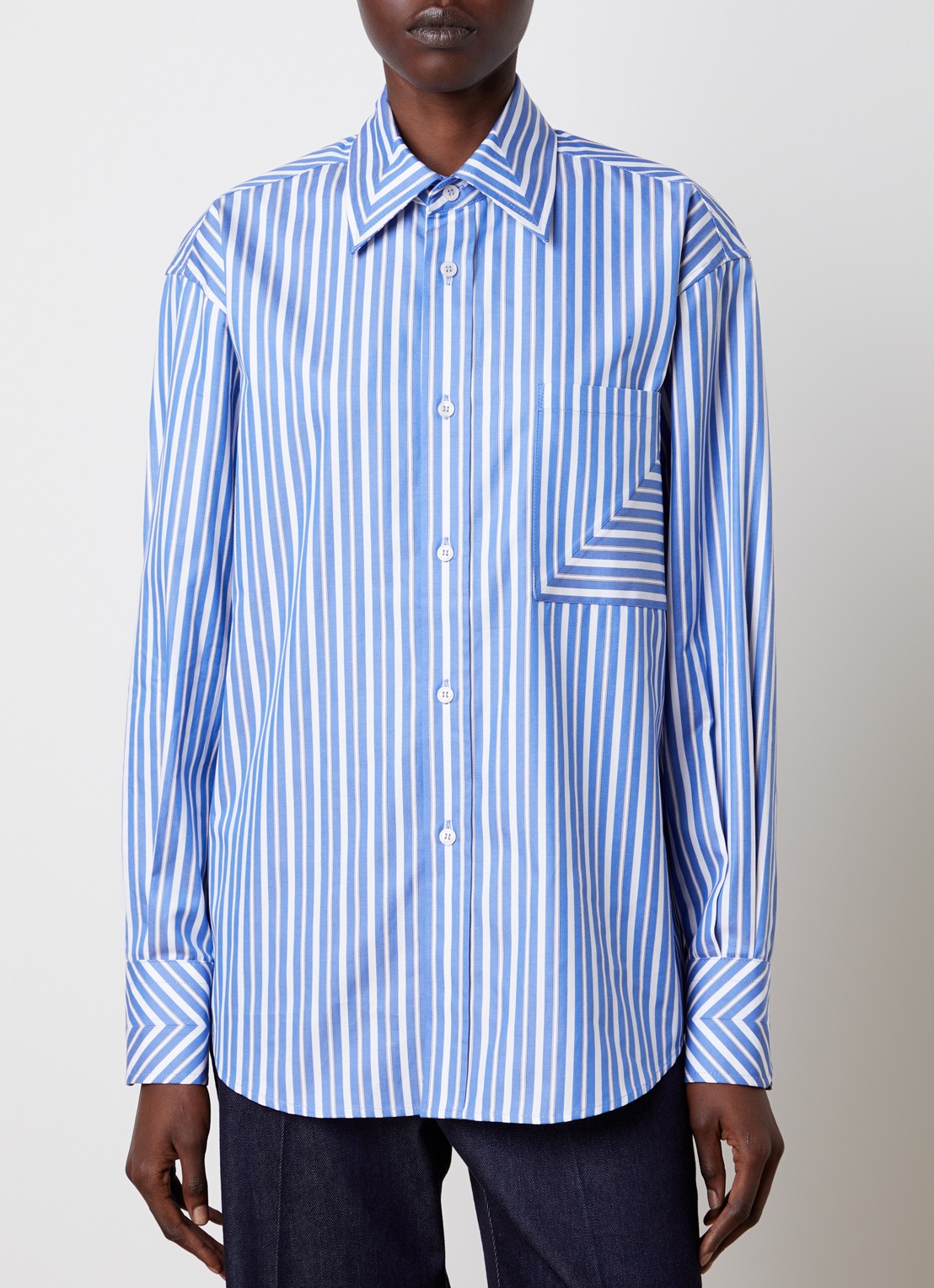 Victoria Beckham Blouse met streepprint en borstzak - detail blauw