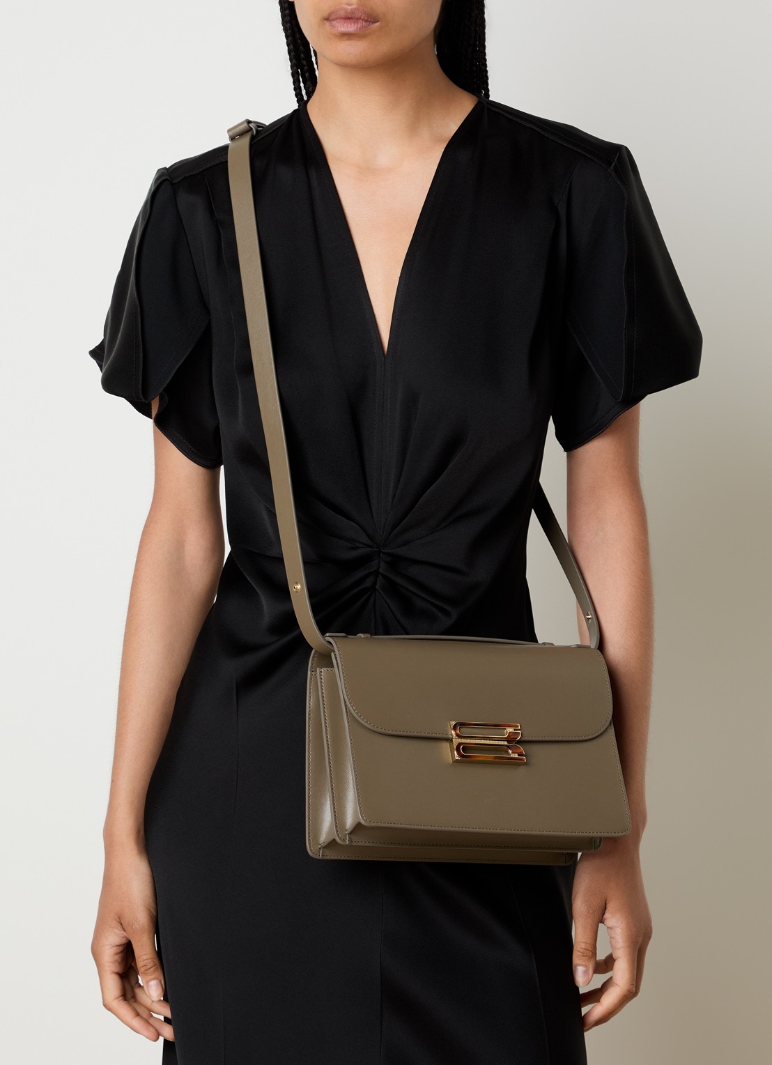 Victoria Beckham Dorian handtas van kalfsleer met afneembare schouderriem - voorkant 3 olijfgroen
