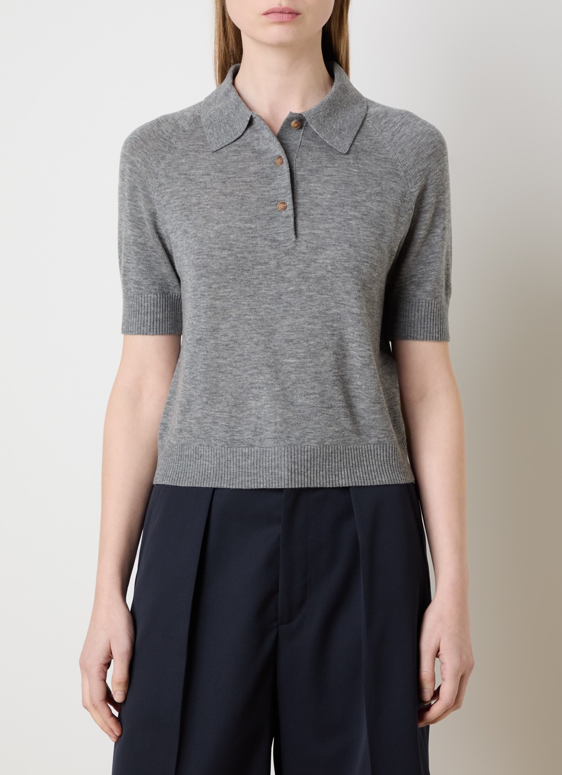Victoria Beckham Fijngebreide top van wol met polokraag - detail 2 grijs