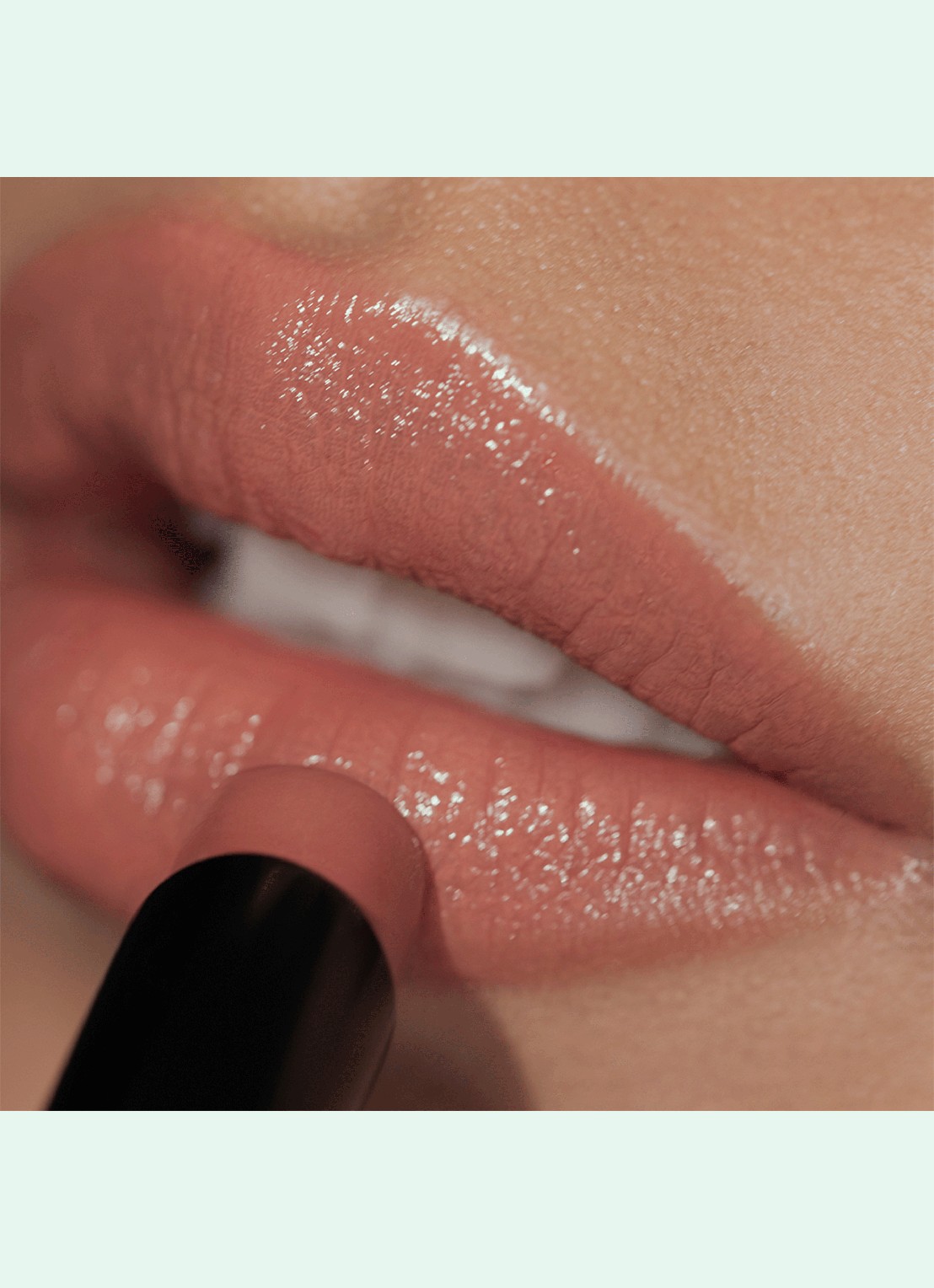 Victoria Beckham Posh Lipstick - detail 4 twist