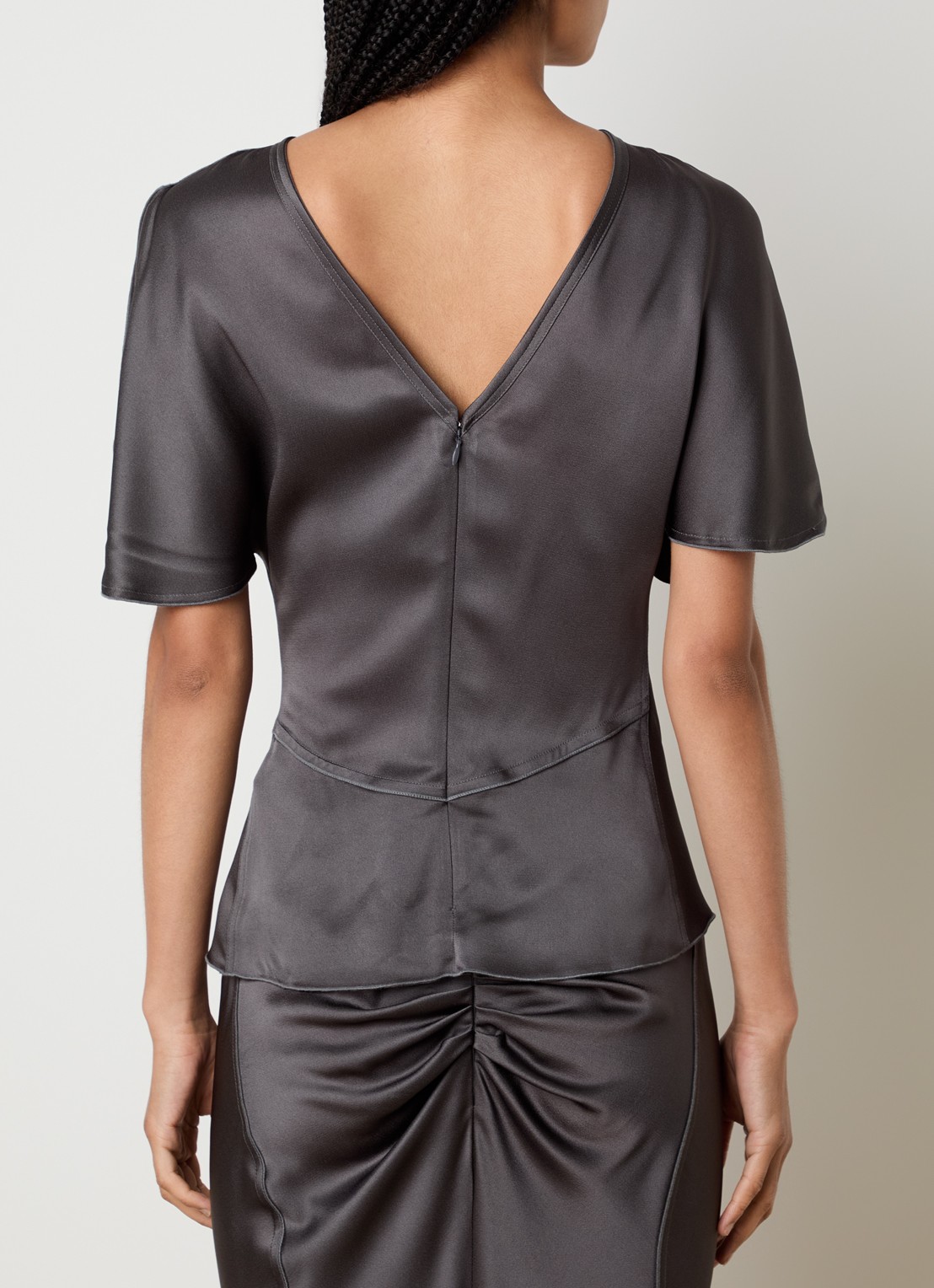 Victoria Beckham Top van satijn met ronde hals - achterkant donkergrijs