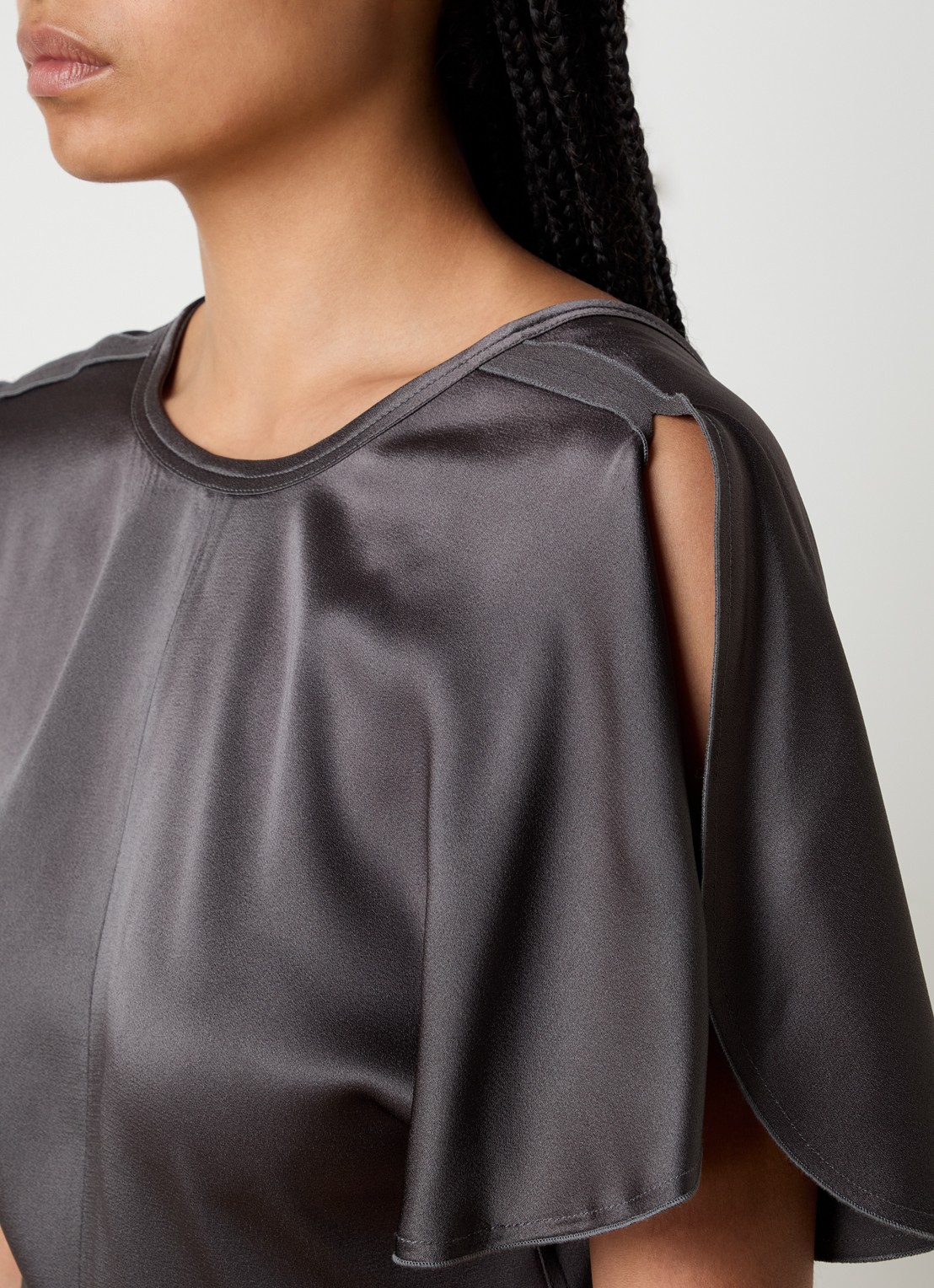 Victoria Beckham Top van satijn met ronde hals - detail 5 donkergrijs