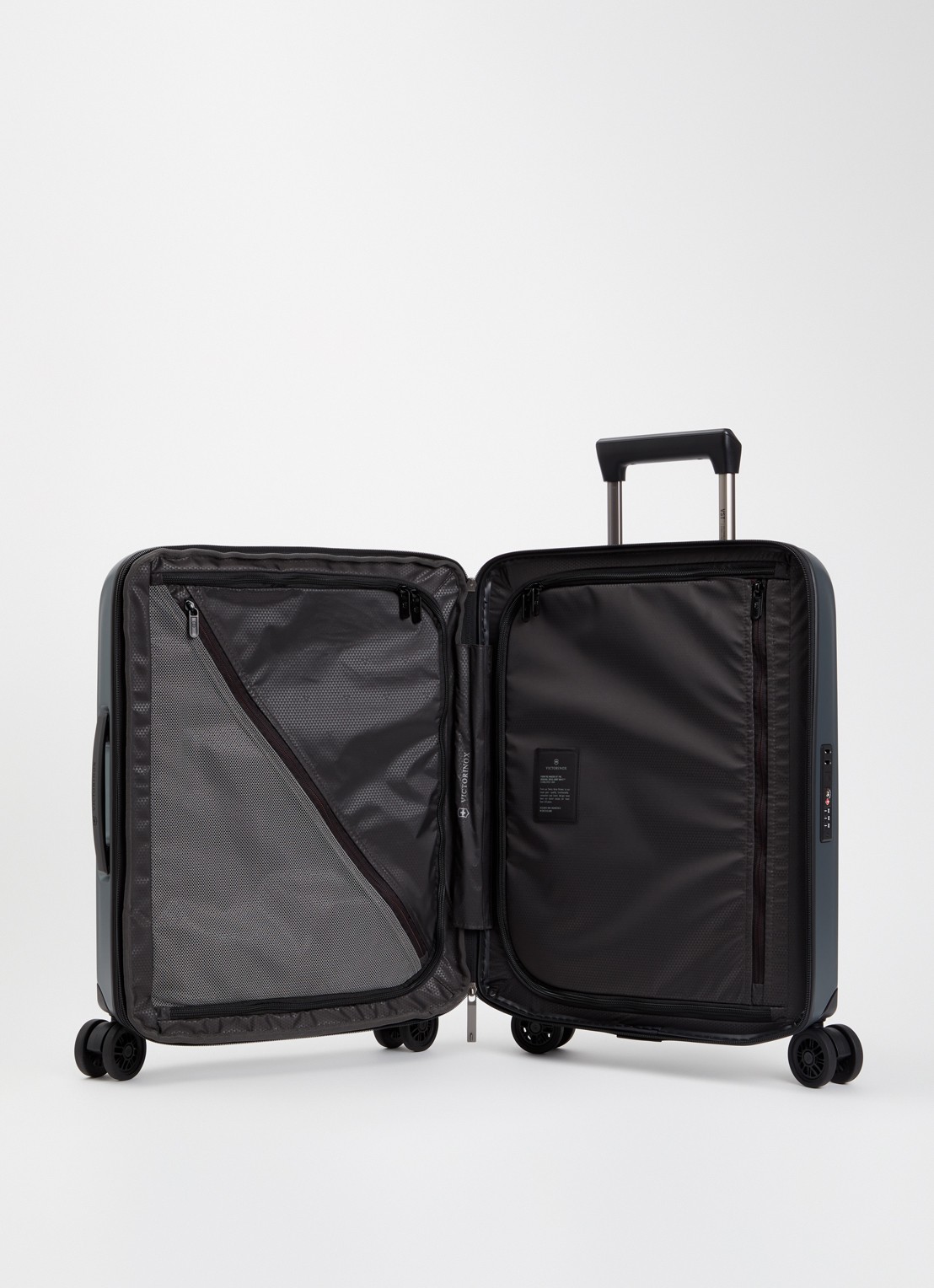 Victorinox Airox Advanced Global vergrootbare spinner 55 cm - voorkant 4 grijs