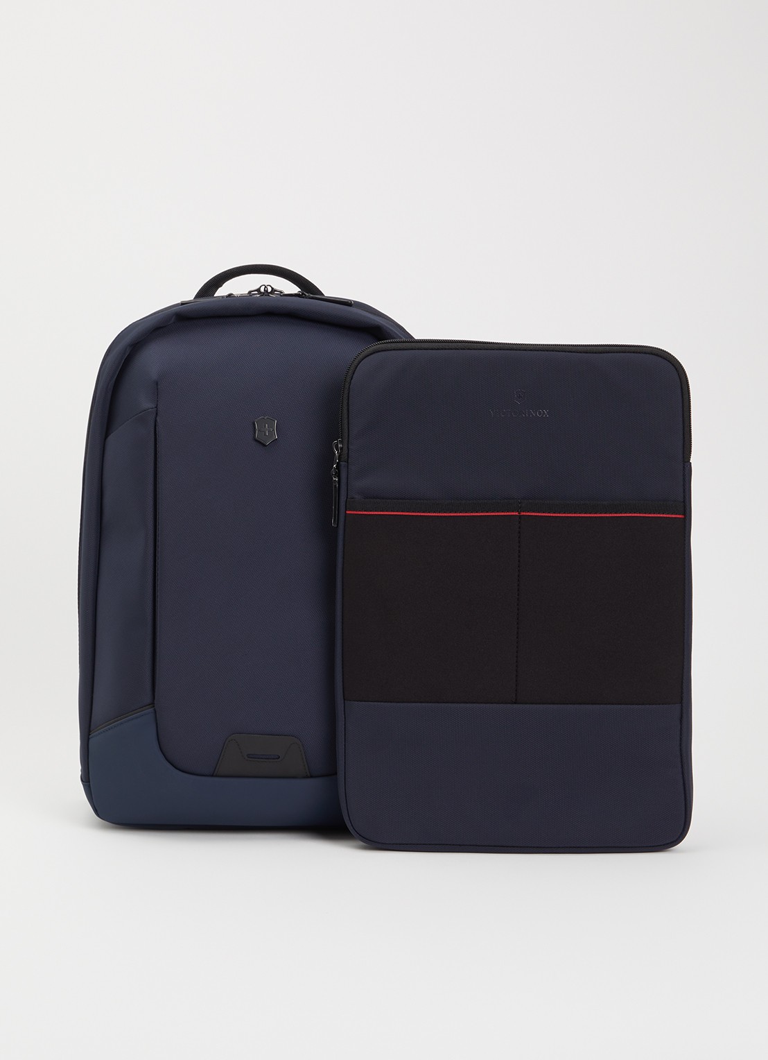 Victorinox Altmont Modern City Daypack rugzak met uitneembare laptophoes 15,6 inch - unisex - voorkant donkerblauw