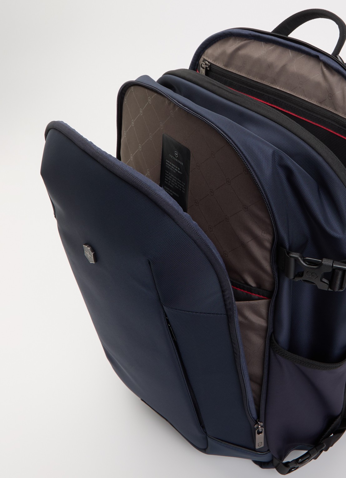 Victorinox Altmont Modern Traveler rugzak met uitneembare laptophoes 15,6 inch - unisex - detail 2 donkerblauw