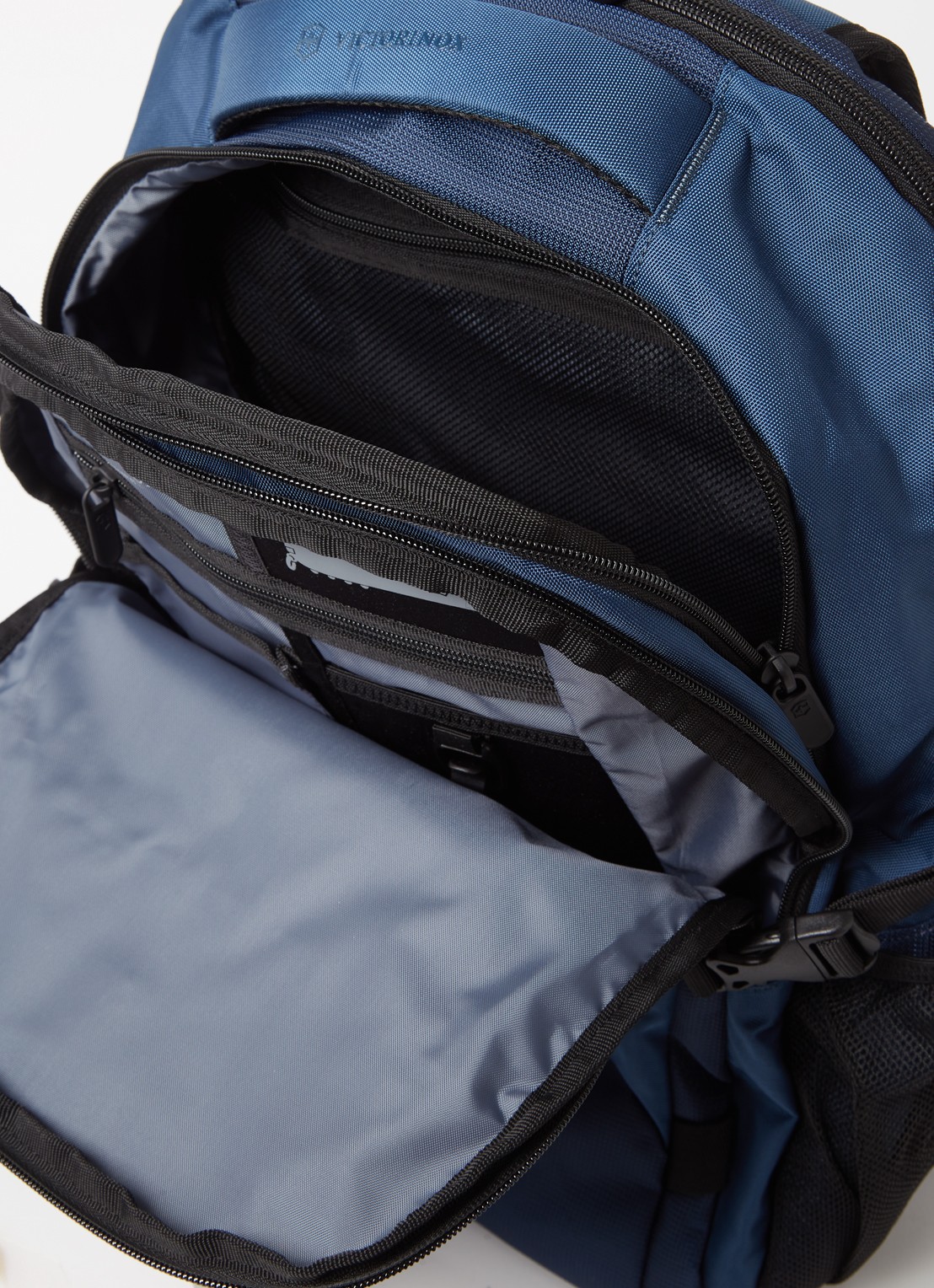 Victorinox VX Sport EVO rugzak met 16 inch laptopvak - detail 3 blauw