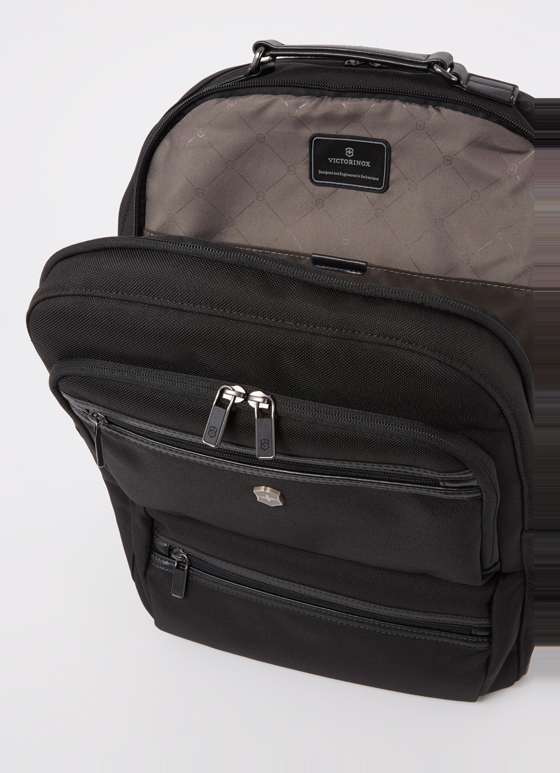Victorinox Werks Professional Cordura Deluxe rugzak met 15 inch laptopvak - detail 2 zwart