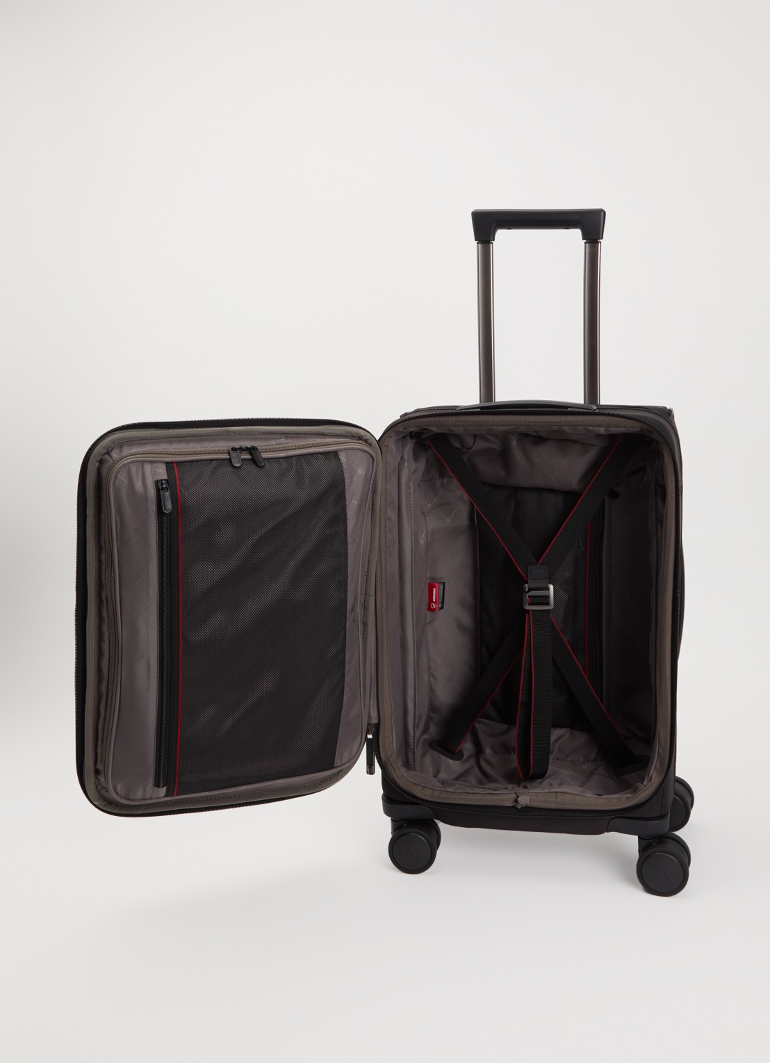 Victorinox Werks Traveler 7.0 Frequent Flyer Carry-On vergrootbare spinner 55 cm - voorkant 4 zwart