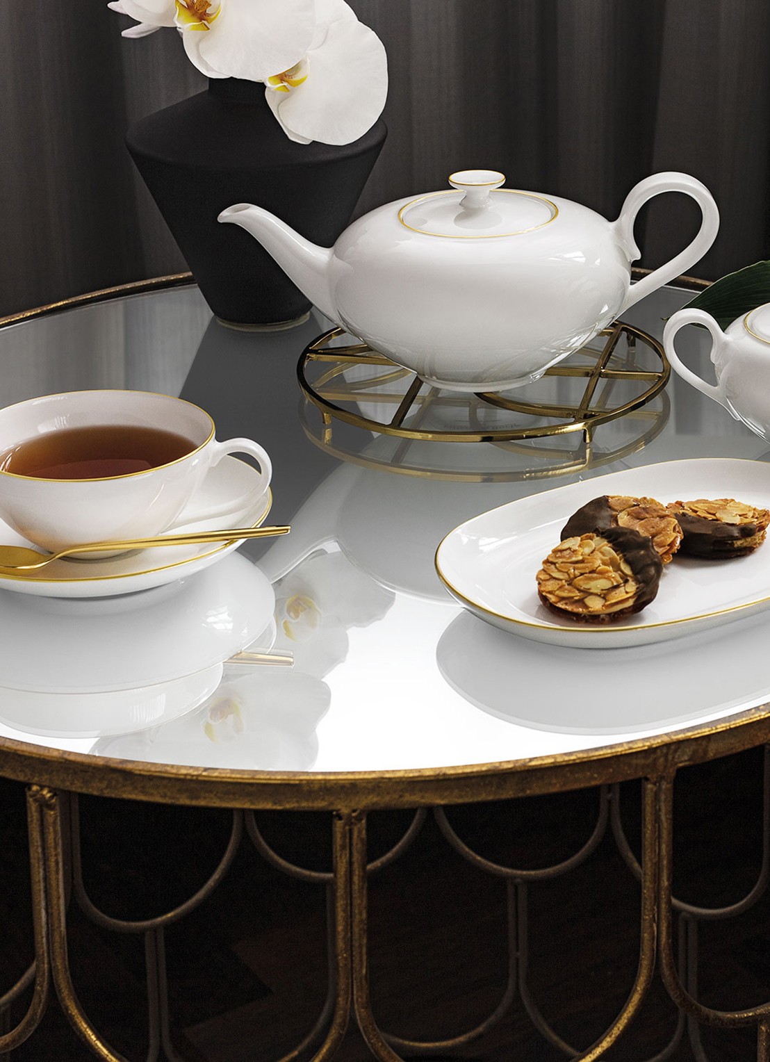 Villeroy & Boch Anmut Gold theekopje 20 cl - achterkant gebroken wit