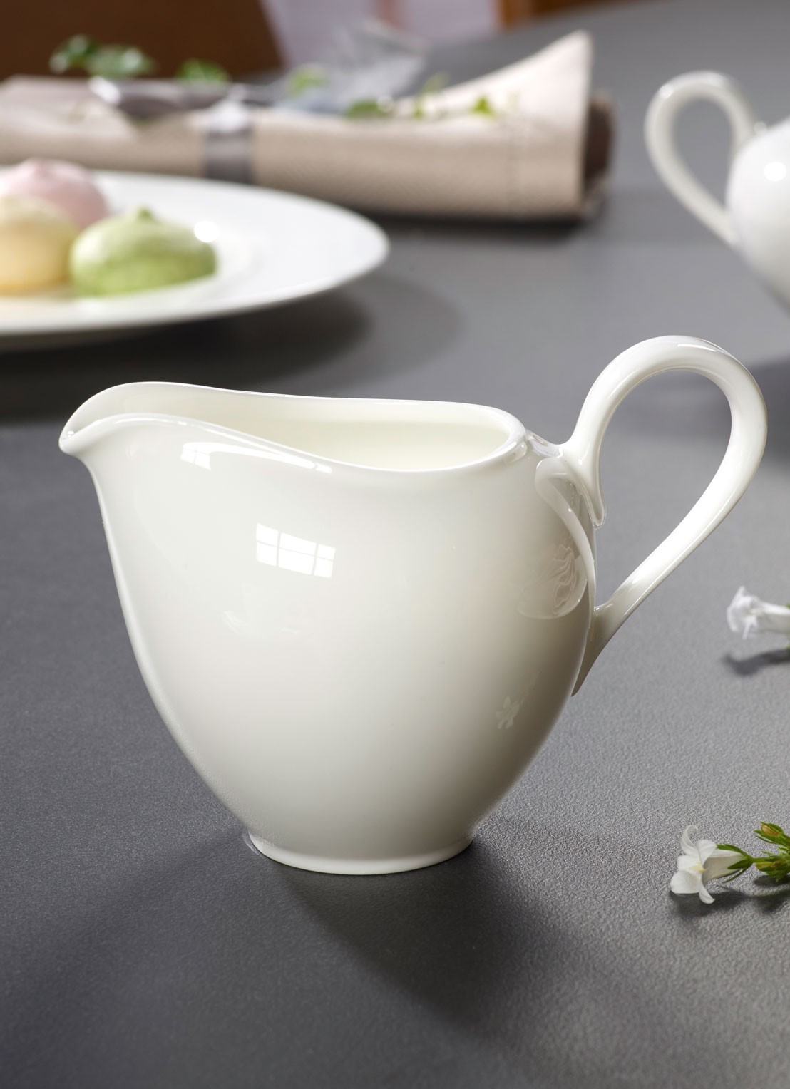 Villeroy & Boch Anmut melkkan 0,2 liter - voorkant 2 gebroken wit