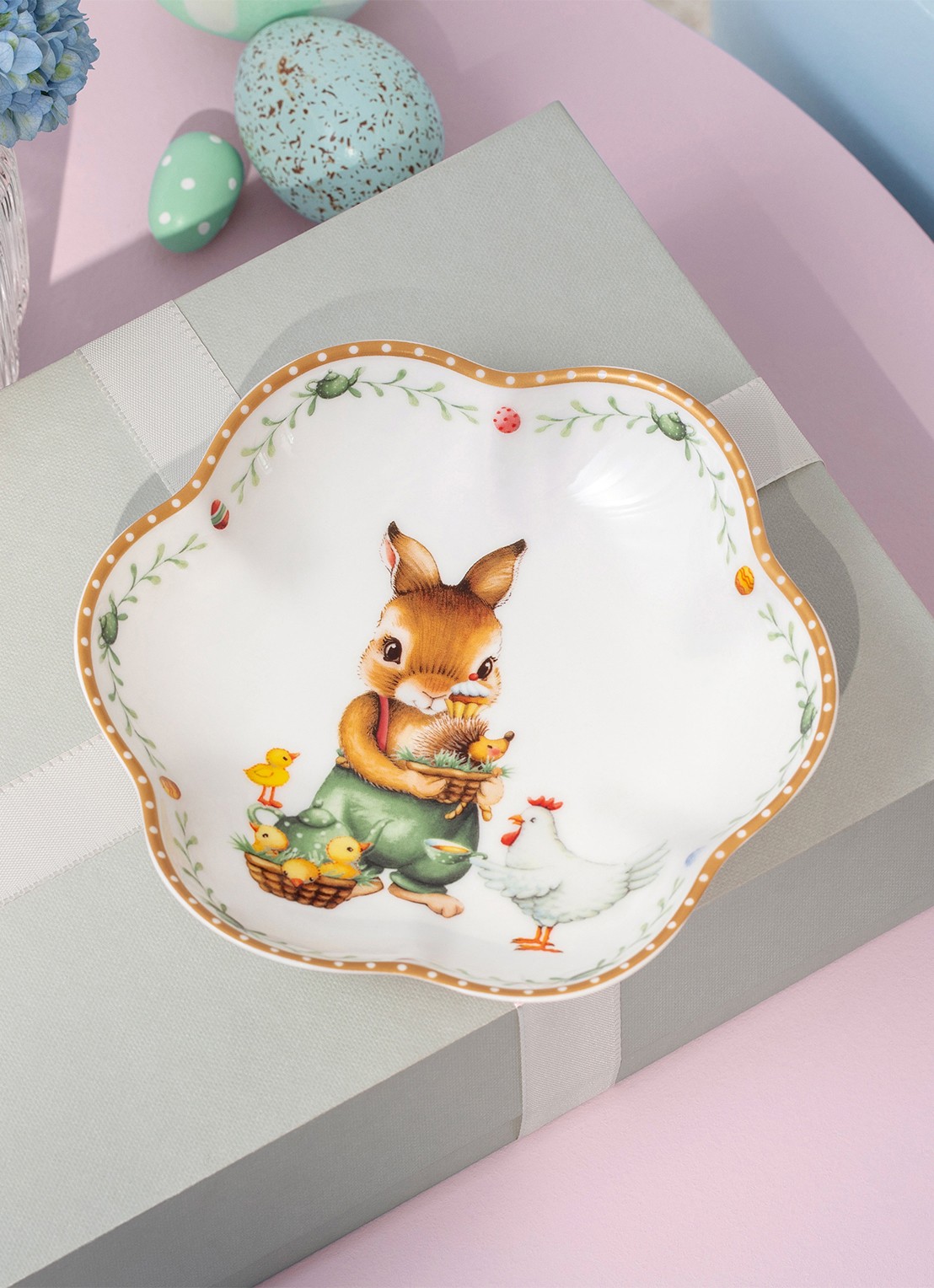 Villeroy & Boch Annual Easter Edition 2026 kom 15 cm - voorkant 3 gebroken wit