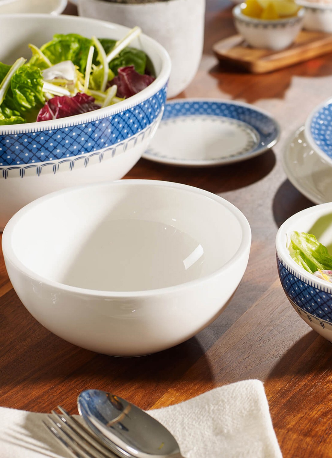 Villeroy & Boch Artesano Original saladeschaal 24 cm  - achterkant gebroken wit