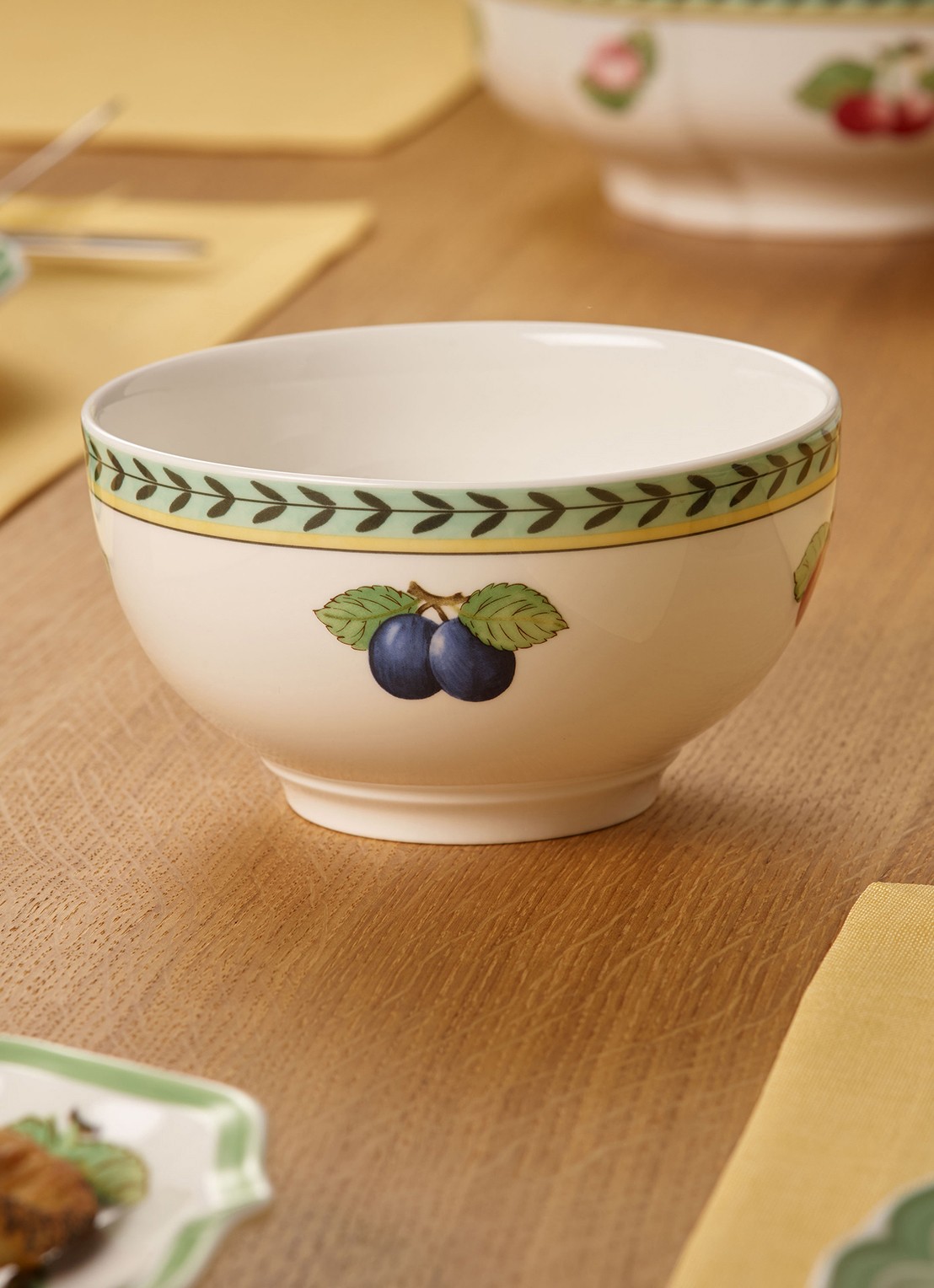 Villeroy & Boch French Garden Fleurence kom 14 cm - voorkant 2 gebroken wit