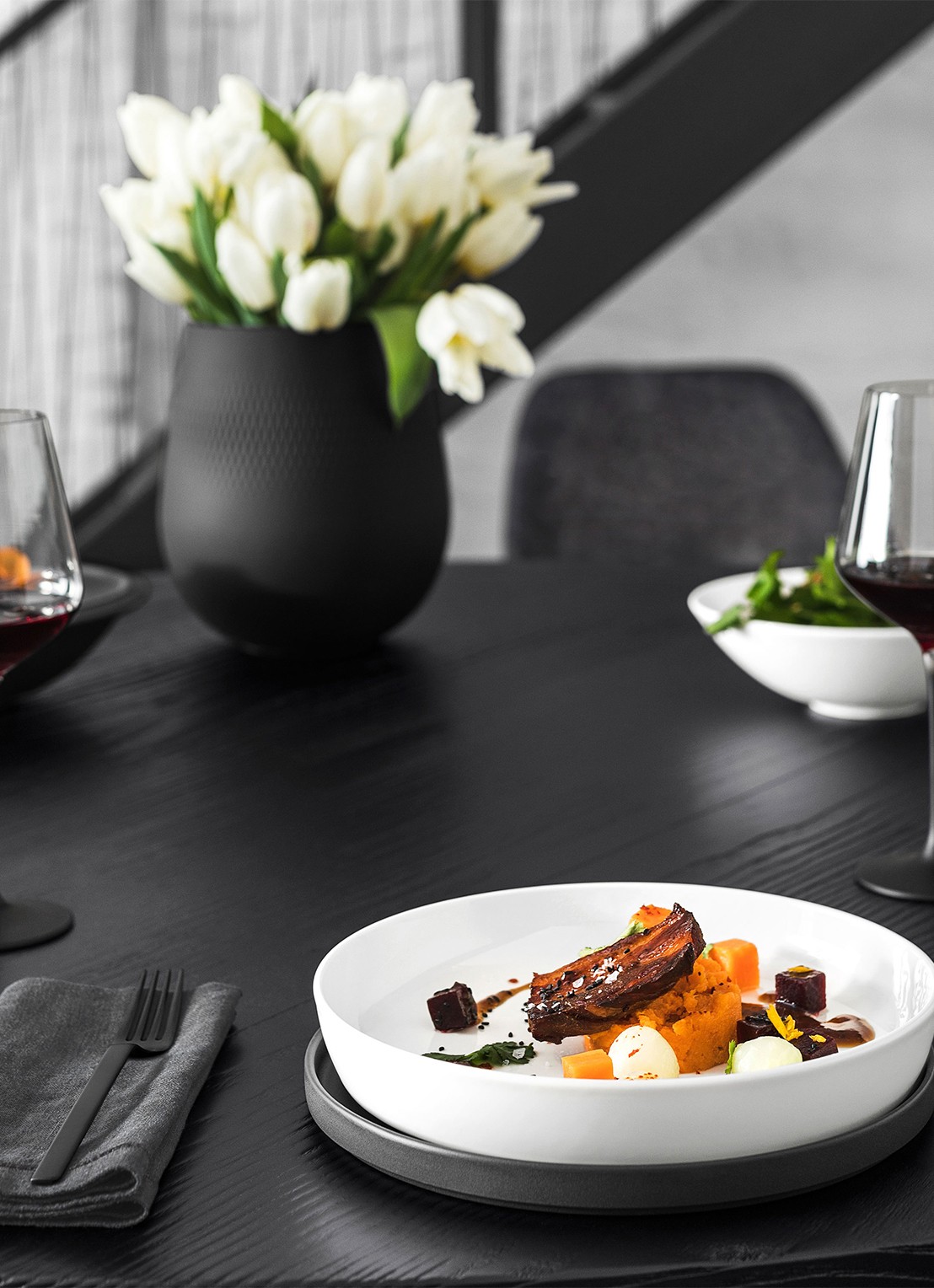 Villeroy & Boch Iconic La Boule Black & White serviesset 7-delig - detail 4 zwart