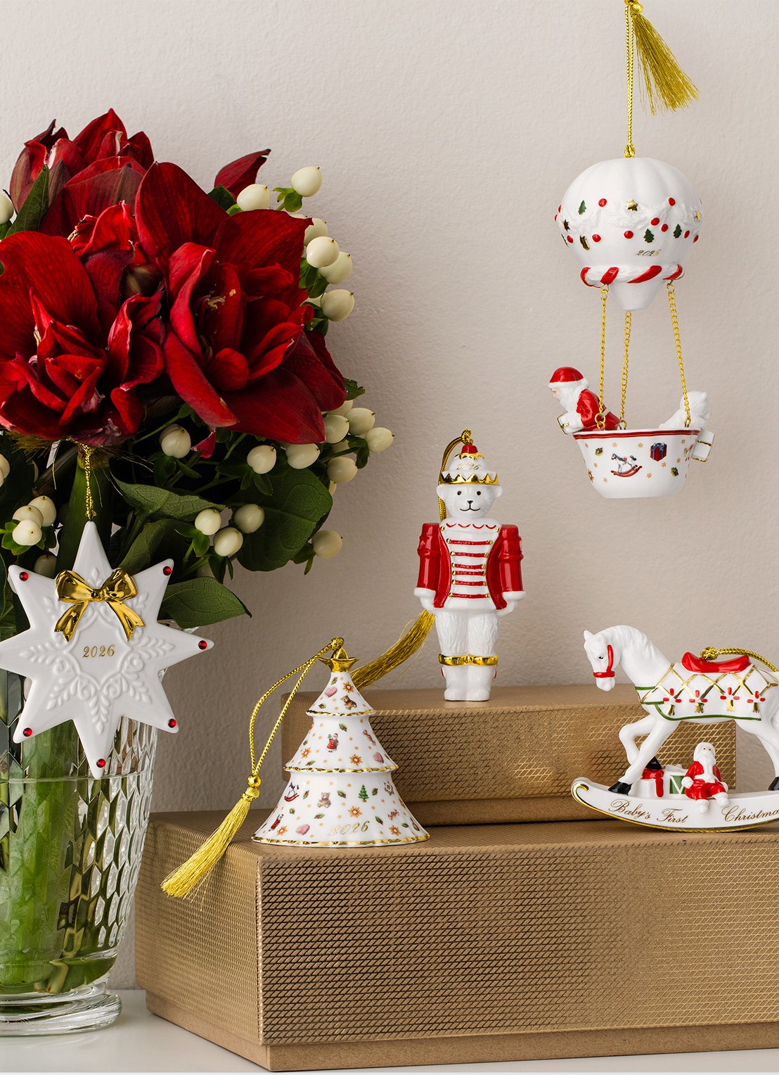 Villeroy & Boch Kerstboom 2026 kersthanger 8,4 cm - detail 2 wit