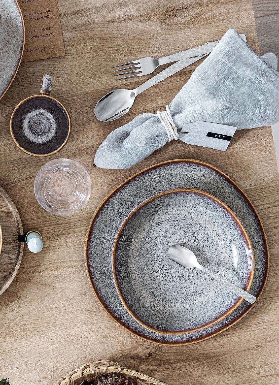 Villeroy & Boch Lave dinerbord 28 cm - voorkant 2 lichtgrijs