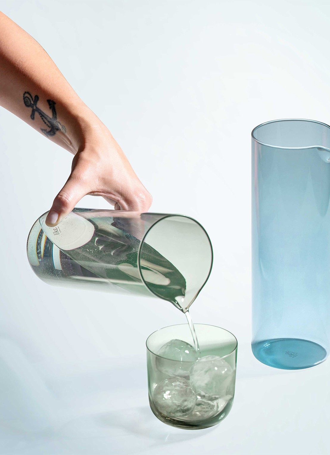 Villeroy & Boch Like Ice waterkan 1 liter - detail 2 blauw