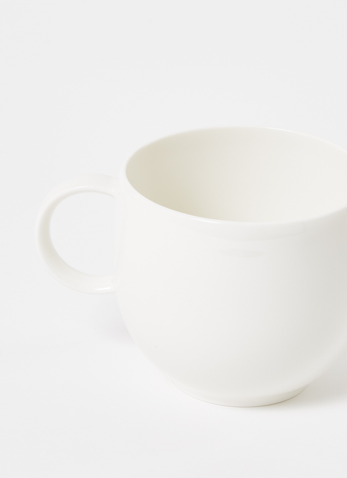 Villeroy & Boch Like Letters L mok 38 cl - detail 3 gebroken wit