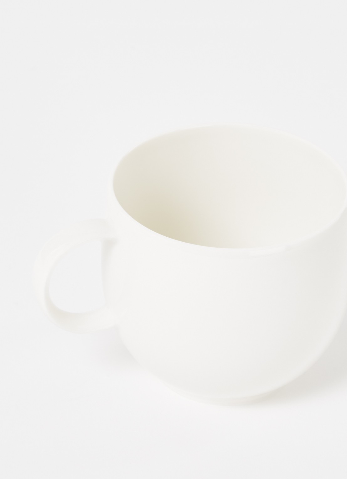 Villeroy & Boch Like Letters O mok 38 cl - detail gebroken wit