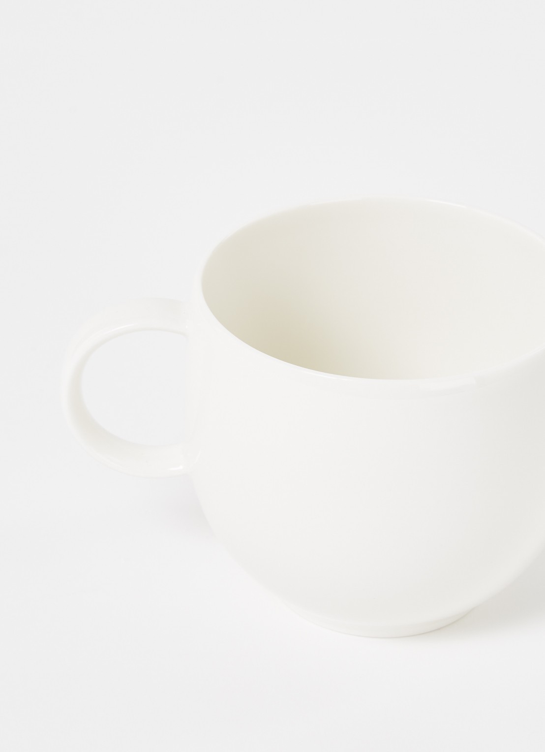 Villeroy & Boch Like Letters T mok 38 cl - detail 3 gebroken wit