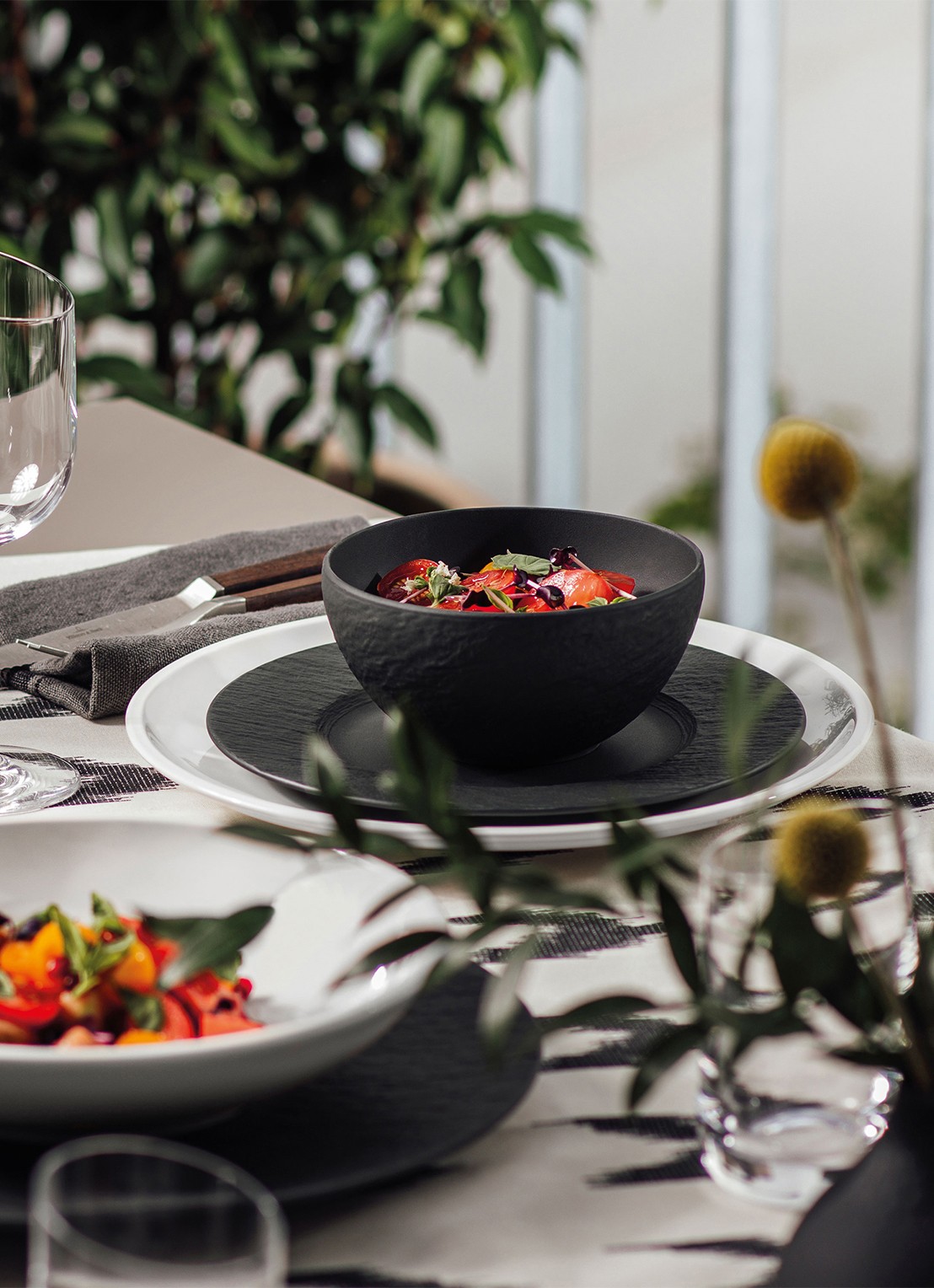 Villeroy & Boch Manufacture Rock kom 14 cm - detail donkergrijs