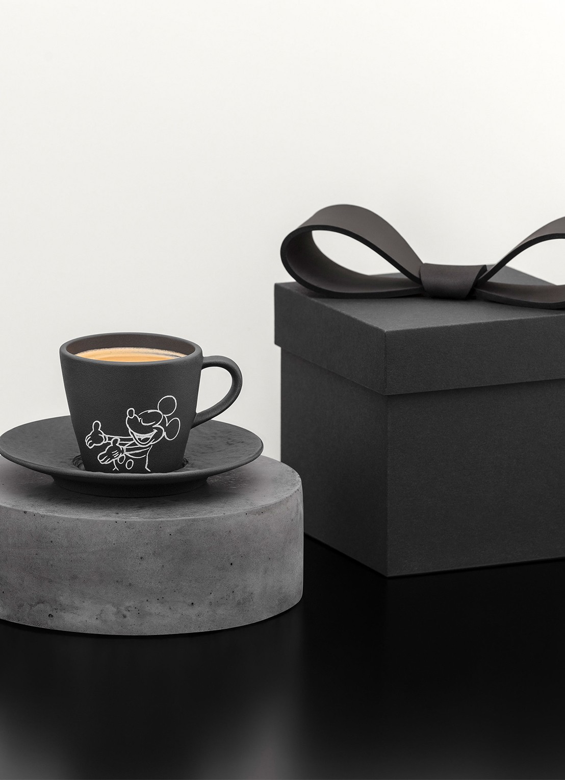 Villeroy & Boch Manufacture Rock - Mickey Mouse espressokopje - achterkant zwart
