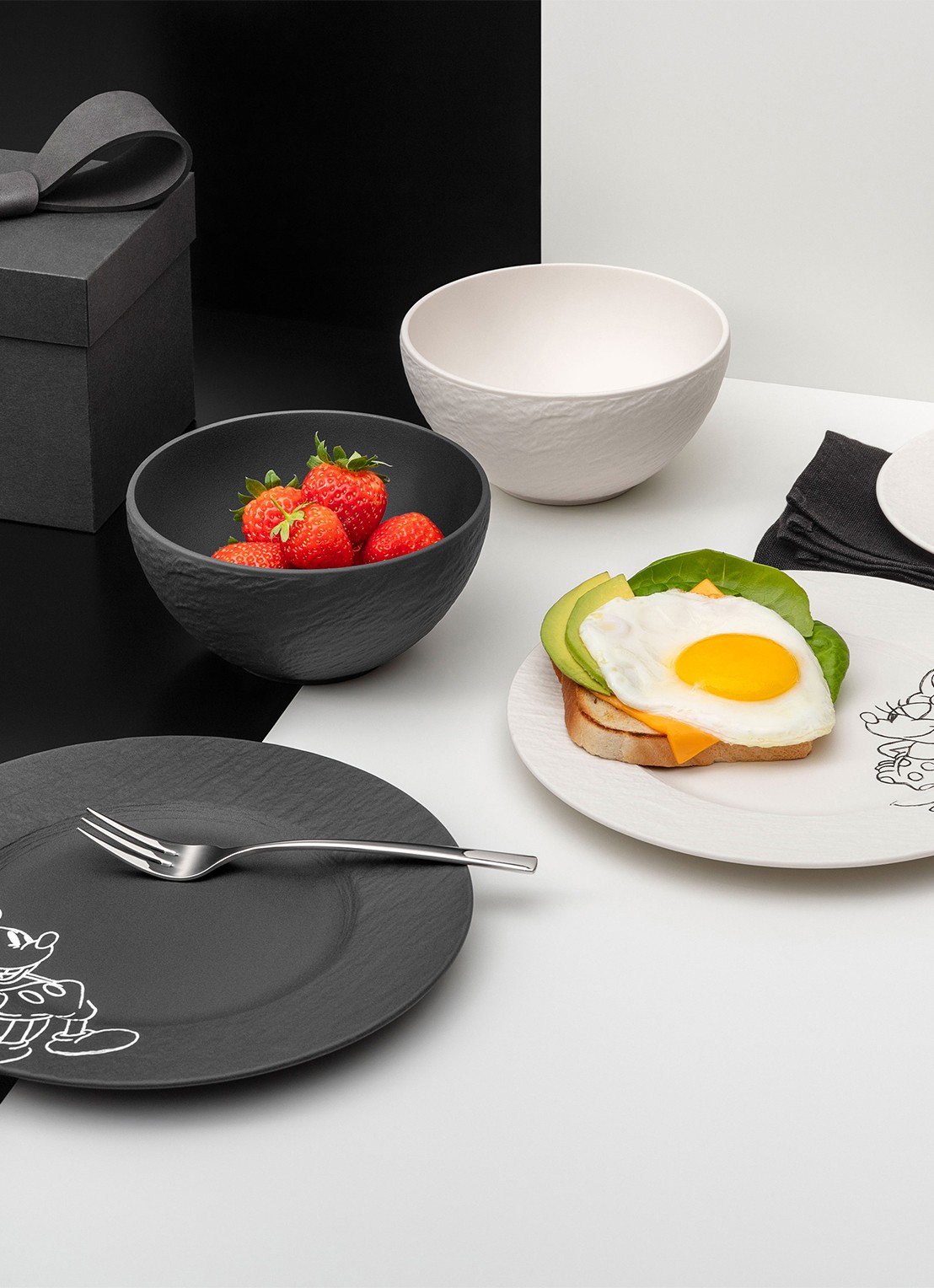 Villeroy & Boch Manufacture Rock - Mickey Mouse ontbijt-/gebaksbordje 22 cm set van 2 - detail 5 zwart