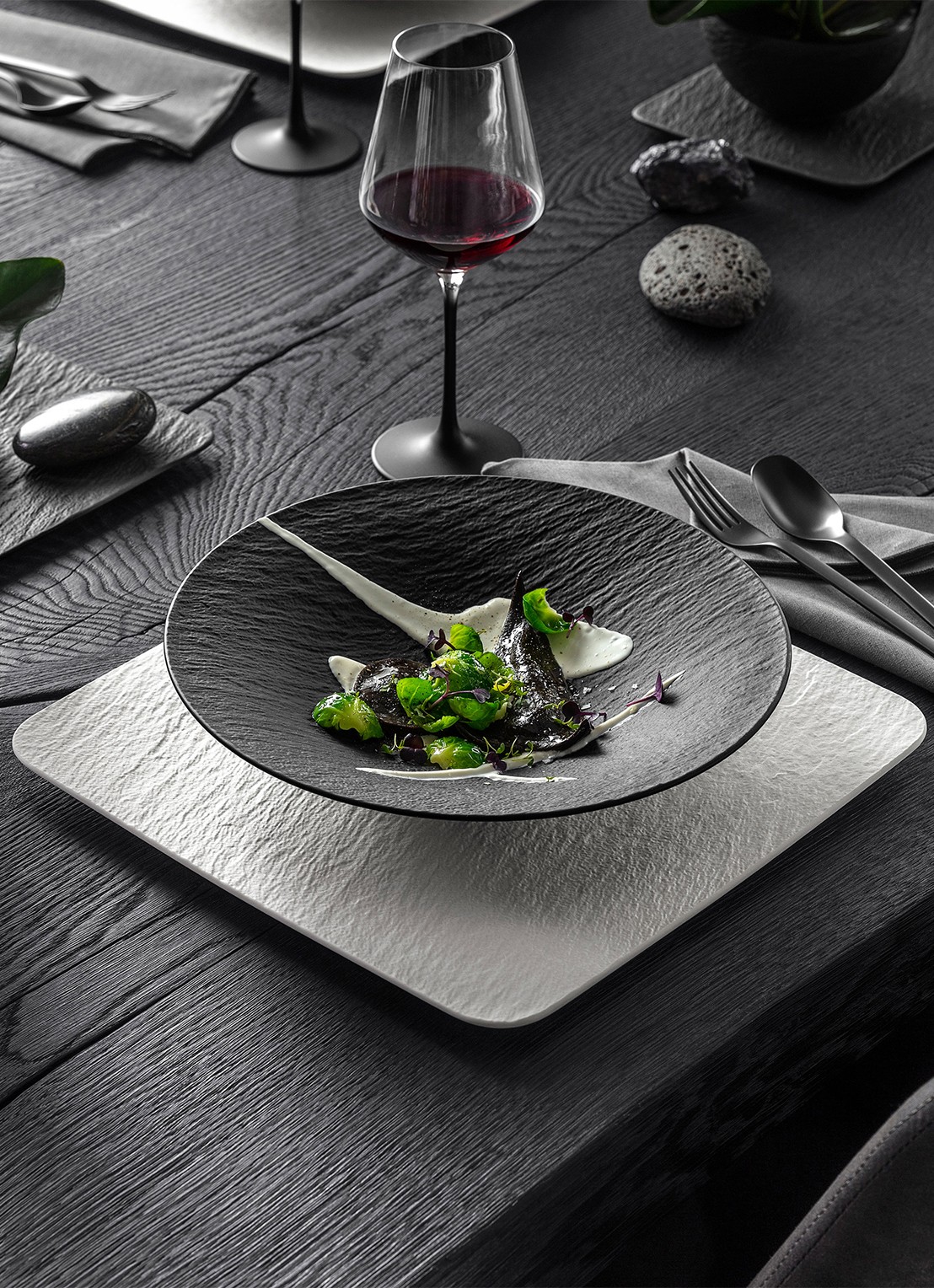 Villeroy & Boch Manufacture Rock schaal 29 cm  - achterkant 4 donkergrijs
