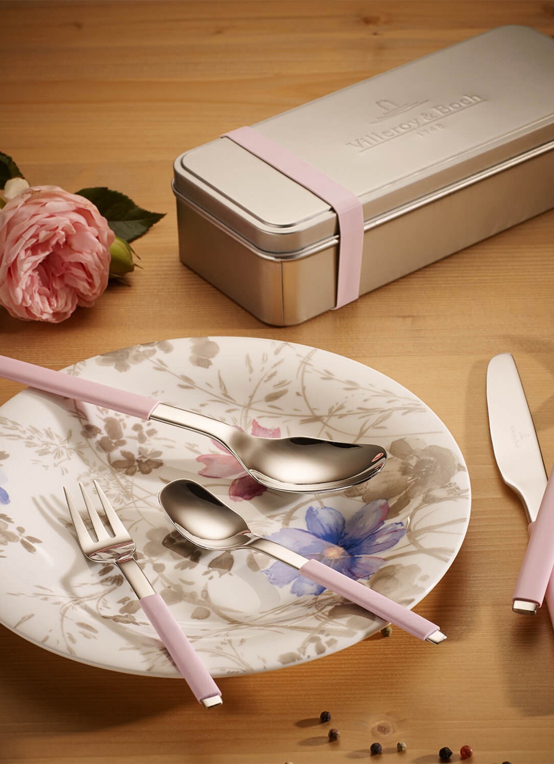 Villeroy & Boch Mariefleur Gris ontbijtbord 21 cm - detail lichtgrijs