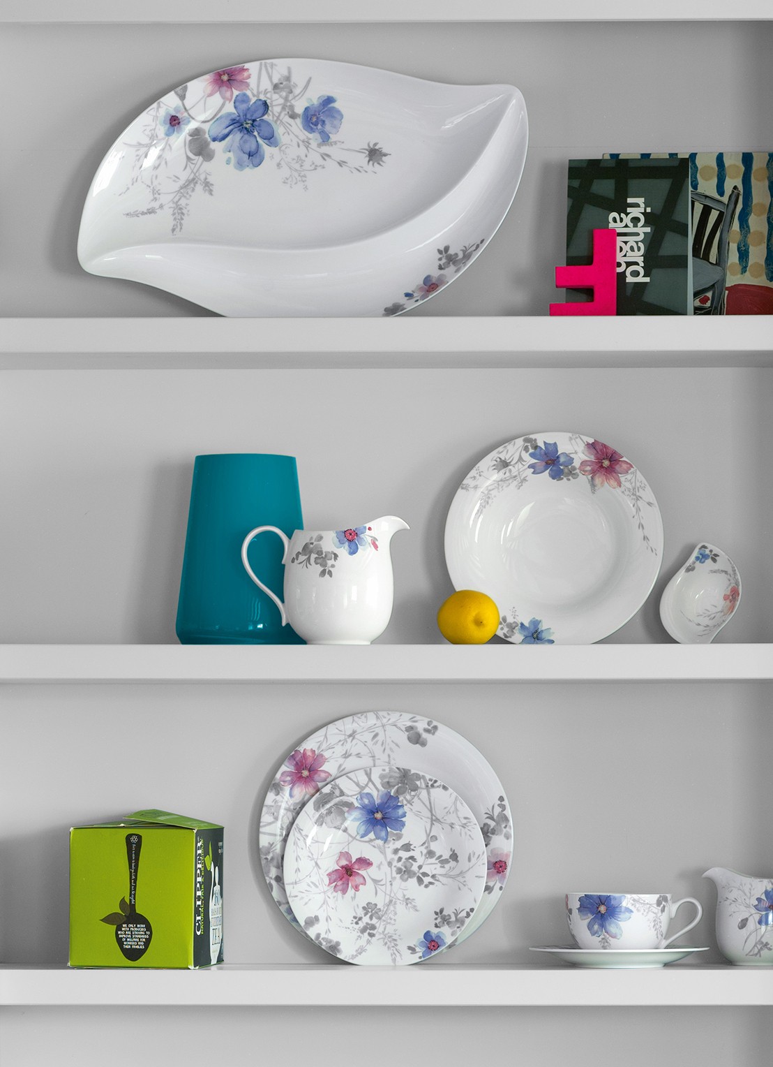 Villeroy & Boch Mariefleur melkkan 0,3 liter - voorkant 2 gebroken wit