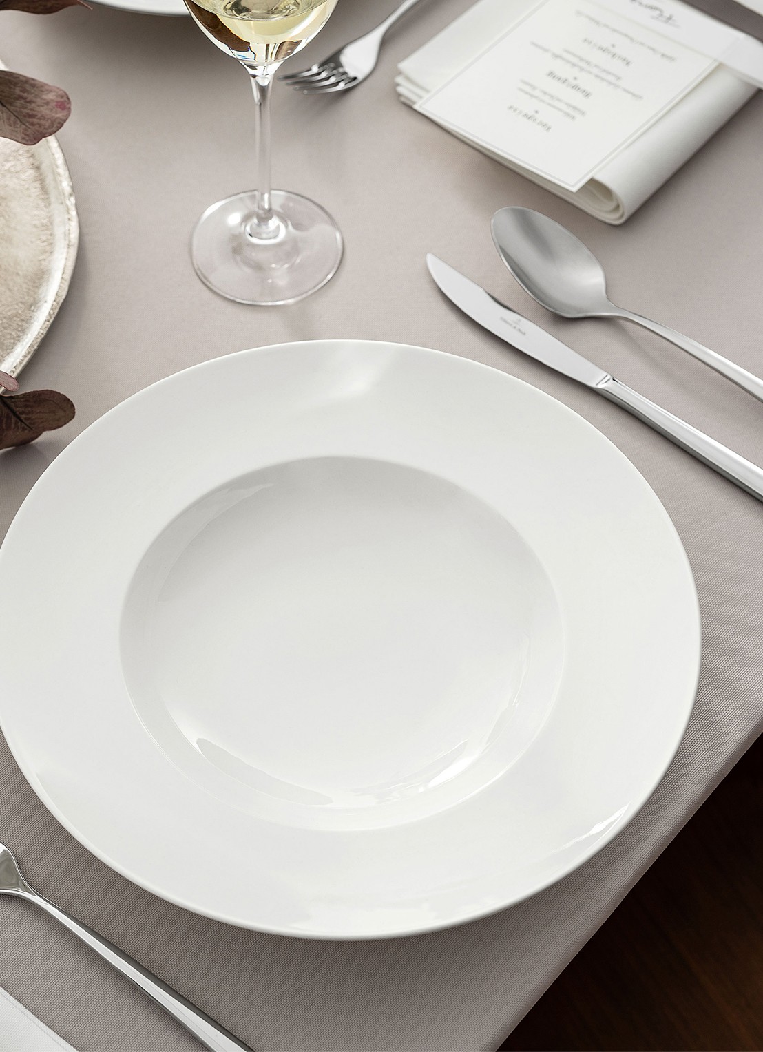 Villeroy & Boch Royal pastabord 30 cm - voorkant 2 gebroken wit