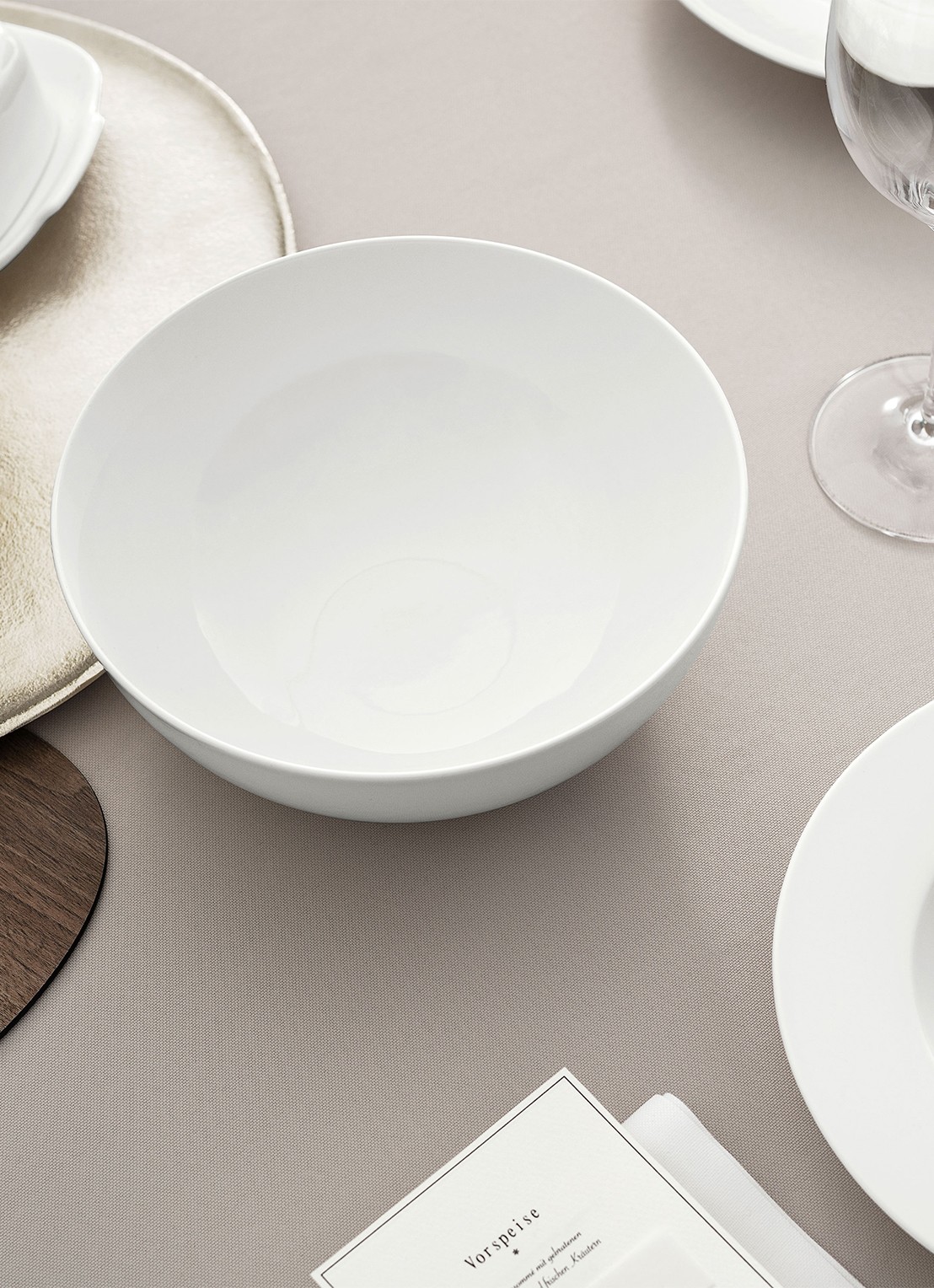Villeroy & Boch Royal saladeschaal 23 cm - achterkant gebroken wit