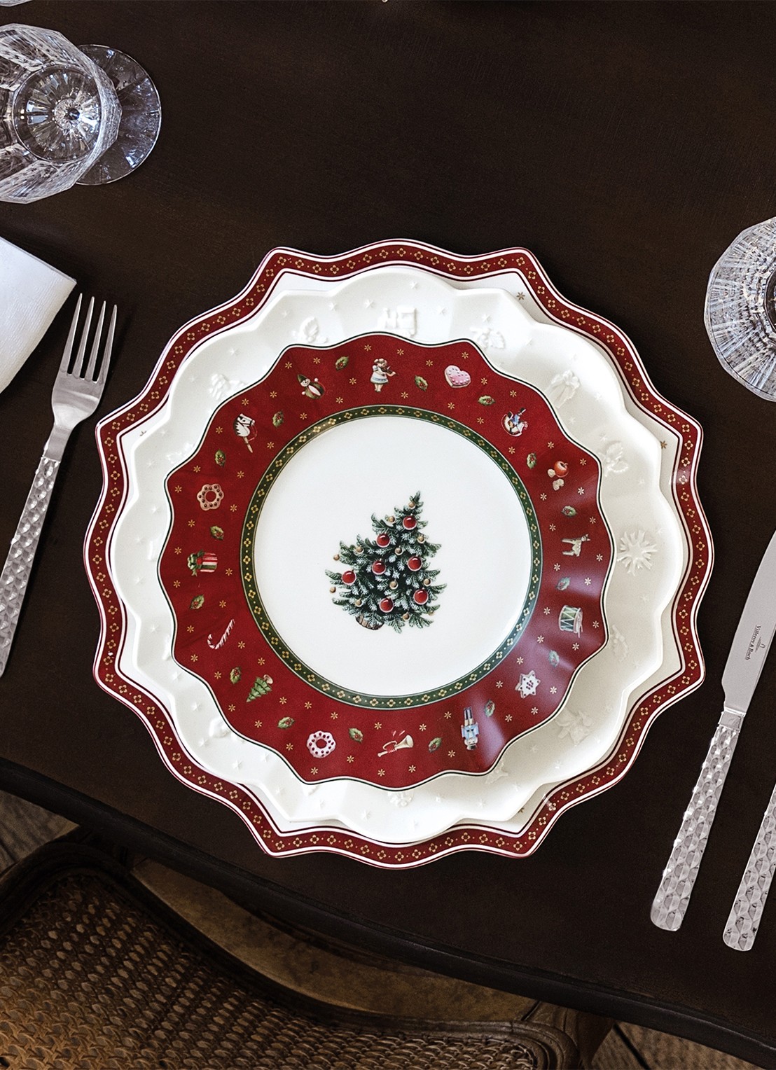 Villeroy & Boch Toy's Delight Kerst dinerbord 25 cm - voorkant 3 steenrood