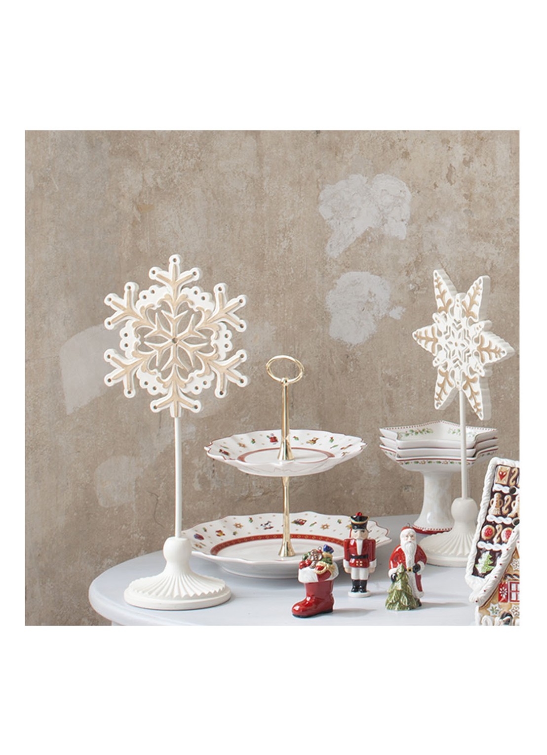 Villeroy & Boch Toy's Delight Kerst etagère 24 cm - detail 3 gebroken wit