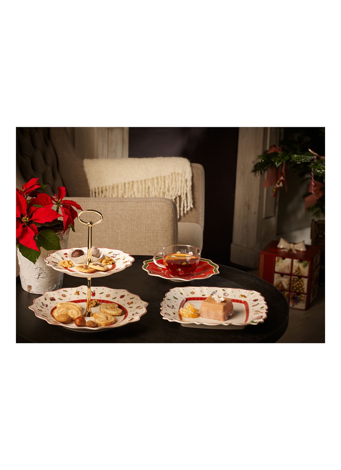 Villeroy & Boch Toy's Delight Kerst etagère 24 cm - voorkant 2 gebroken wit