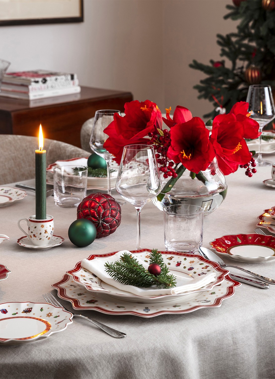 Villeroy & Boch Toy's Delight Kerst gebaksbordje 18 cm - voorkant 3 steenrood