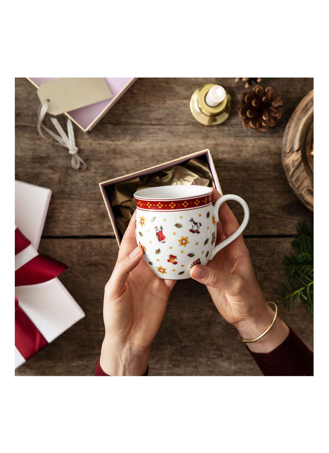 Villeroy & Boch Toy's Delight kerst mok 34 cl - detail 4 gebroken wit
