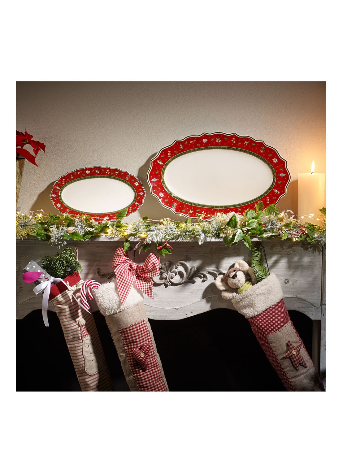 Villeroy & Boch Toy's Delight Kerst serveerschaal 37 cm - detail 2 steenrood