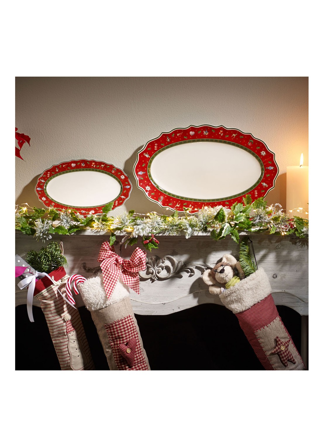 Villeroy & Boch Toy's Delight Kerst serveerschaal 37 cm - detail 4 steenrood