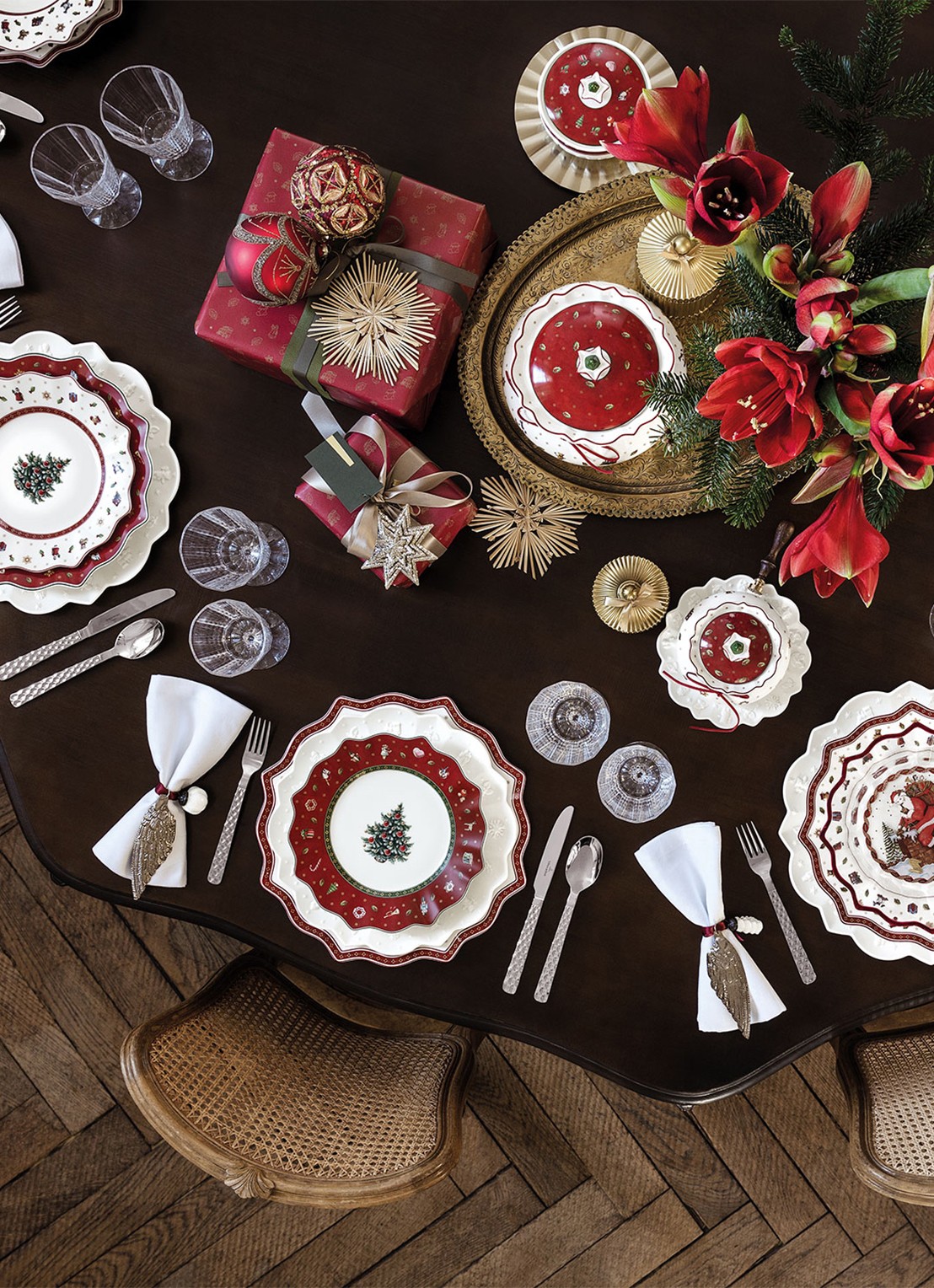 Villeroy & Boch Toy's Delight Kerst serviesset 12-delig - achterkant steenrood