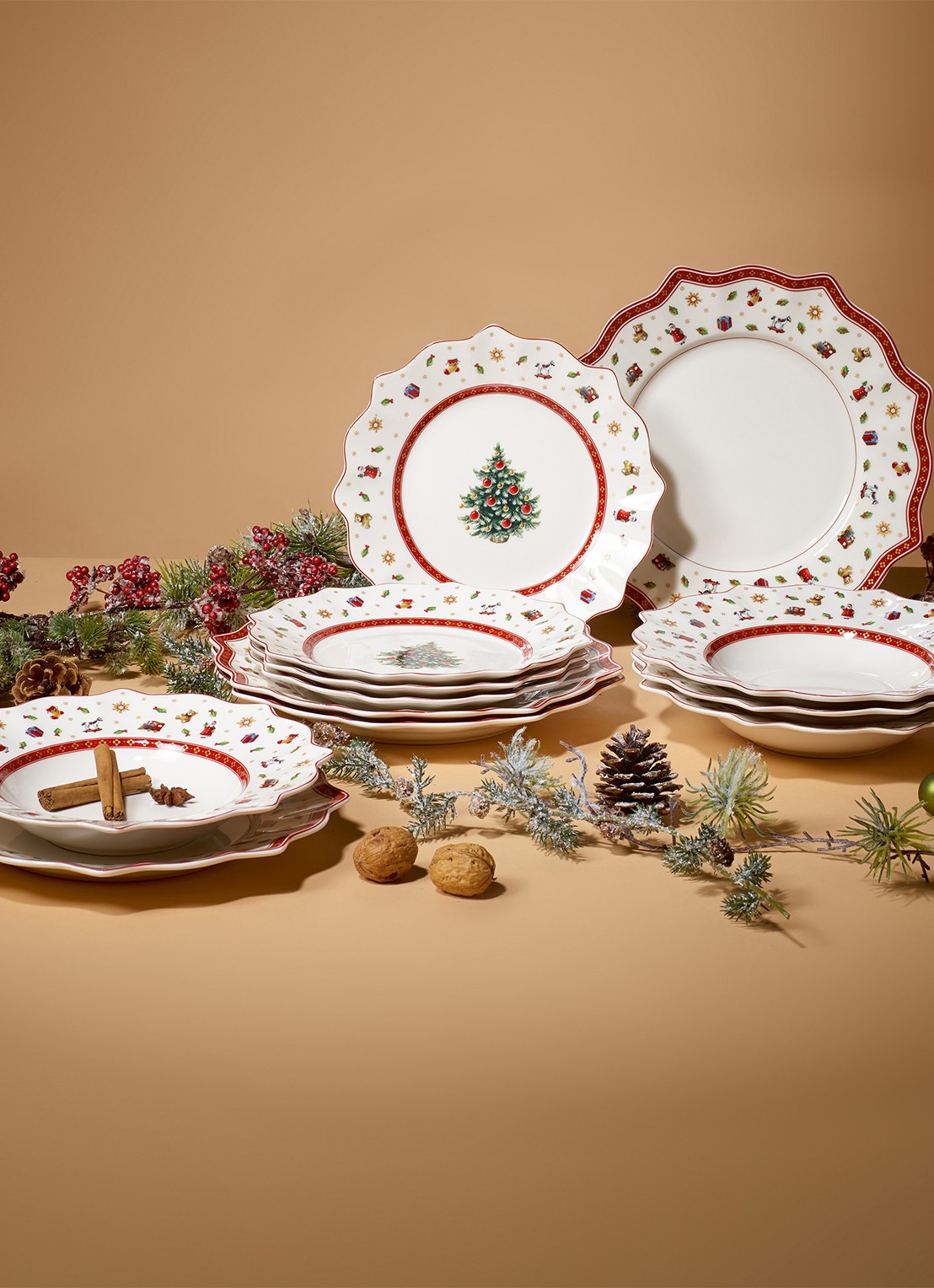 Villeroy & Boch Toy's Delight Kerst serviesset 12-delig - voorkant 6 steenrood
