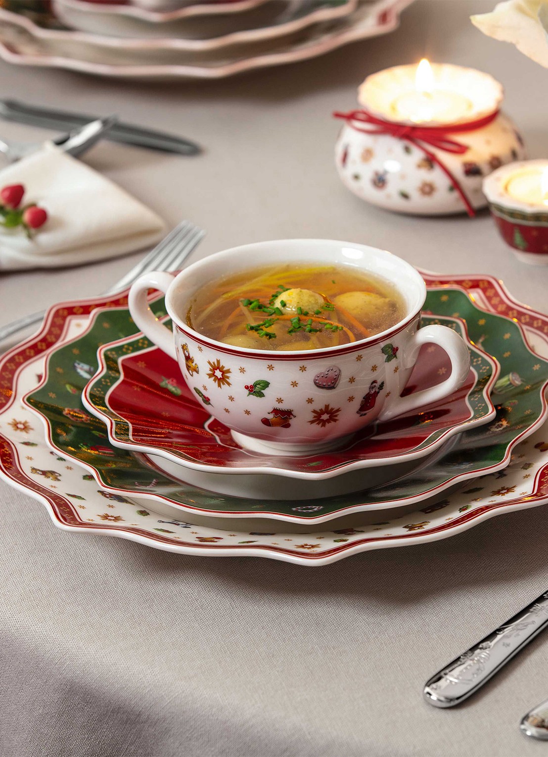 Villeroy & Boch Toy's Delight kom 11,5 cm - voorkant 2 rood