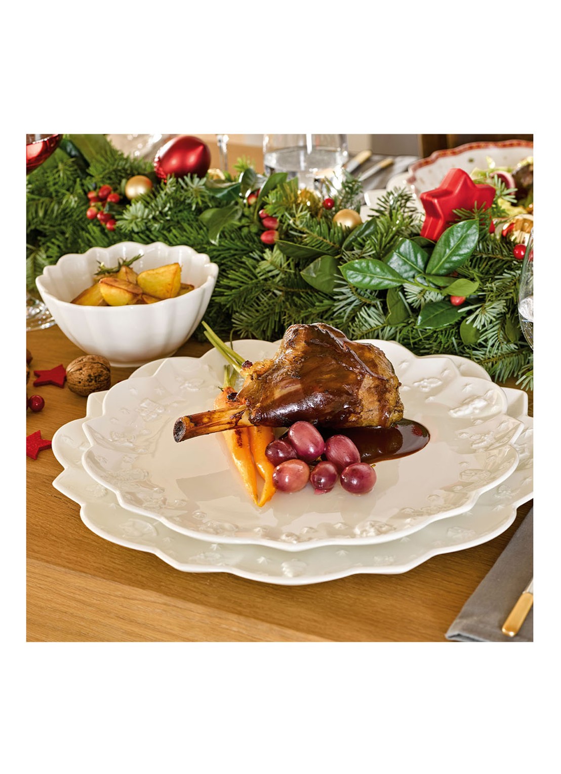 Villeroy & Boch Toy's Delight Royal Classic Kerst dinerbord 29 cm - detail 4 gebroken wit