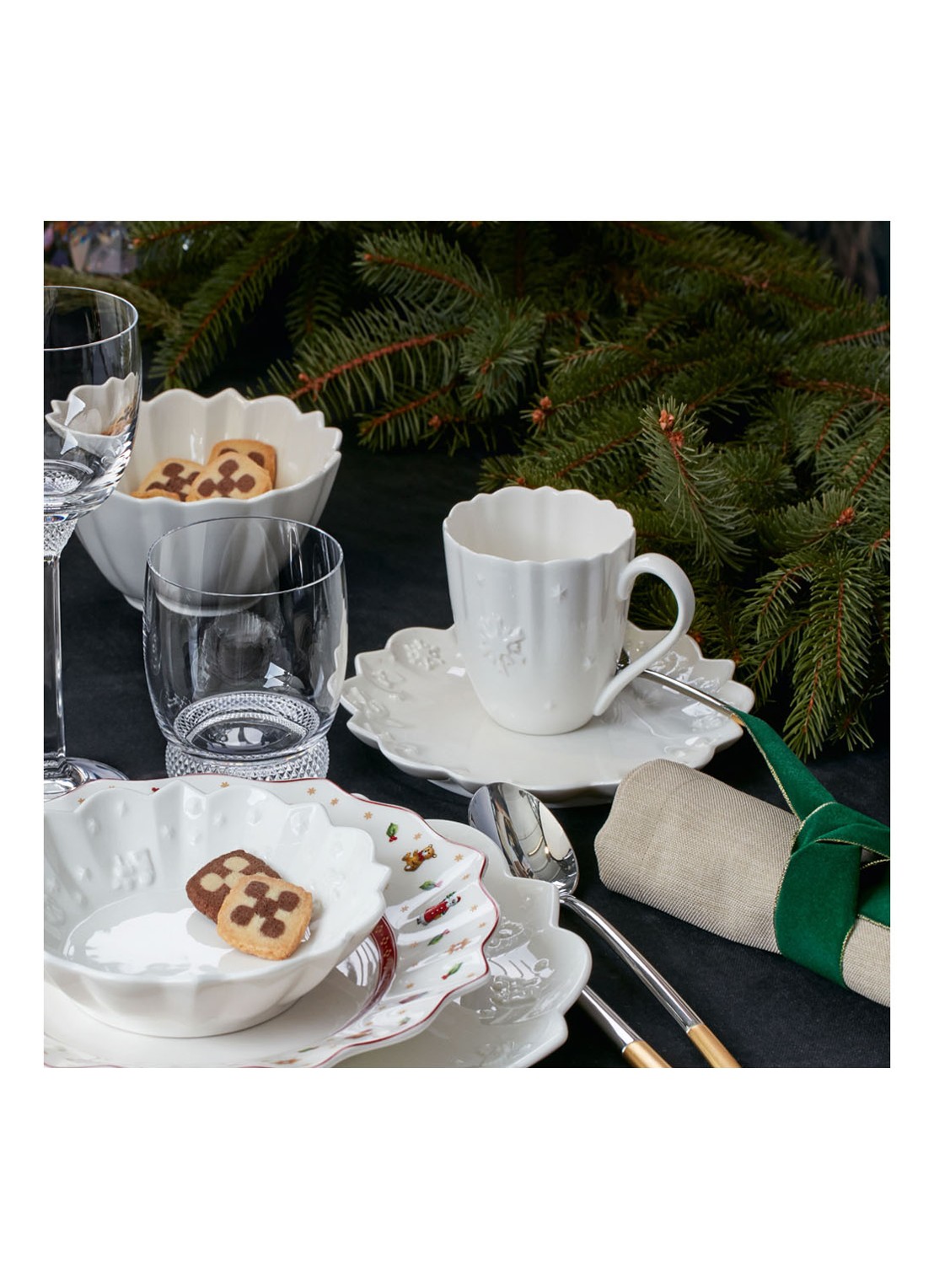 Villeroy & Boch Toy's Delight Royal Classic kopje 25 cl - detail 3 gebroken wit