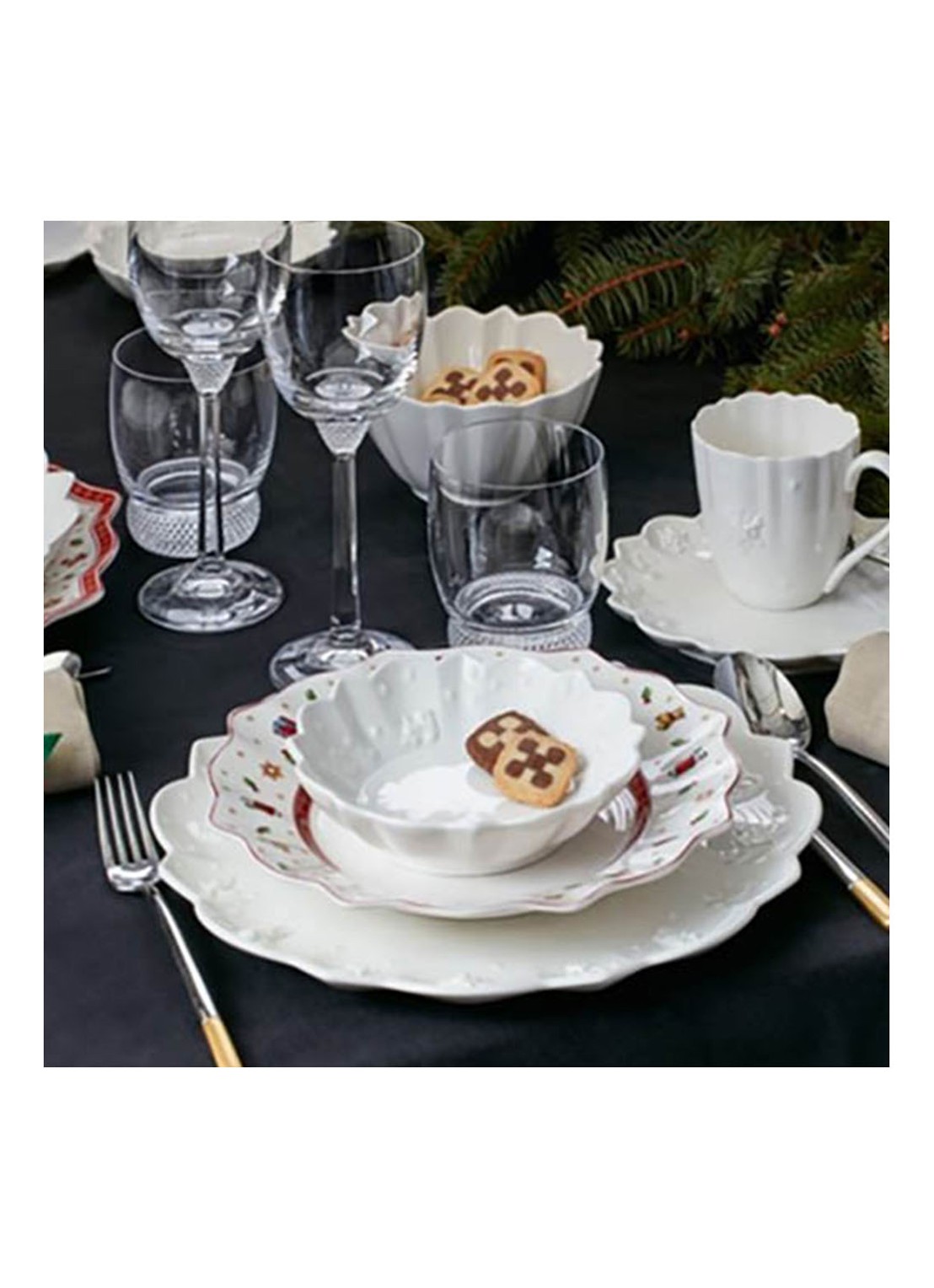 Villeroy & Boch Toy's Delight Royal Classic partyschaal 15 cm - detail 3 gebroken wit
