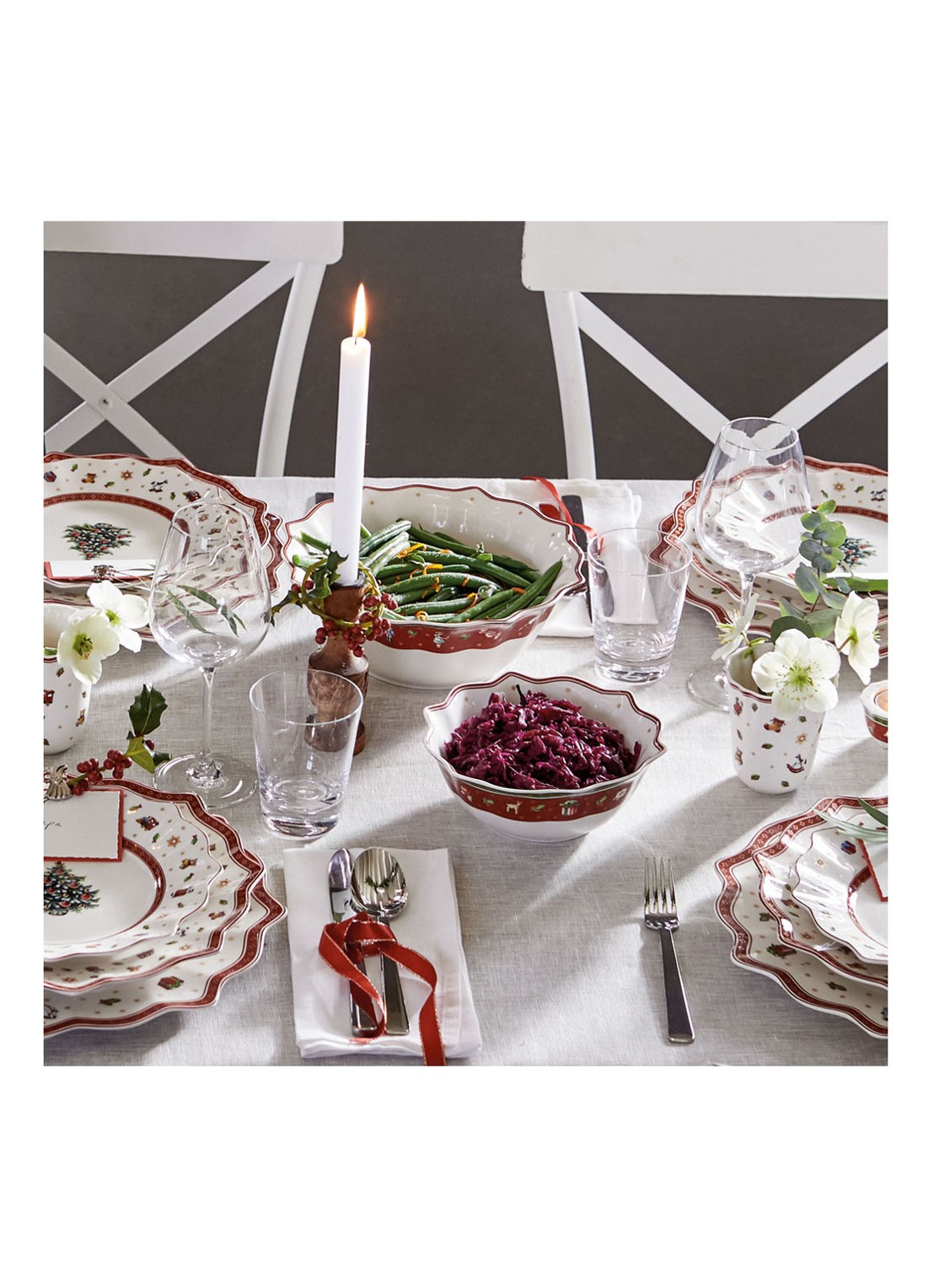 Villeroy & Boch Toy's Delight saladeschaal 25 cm - detail steenrood